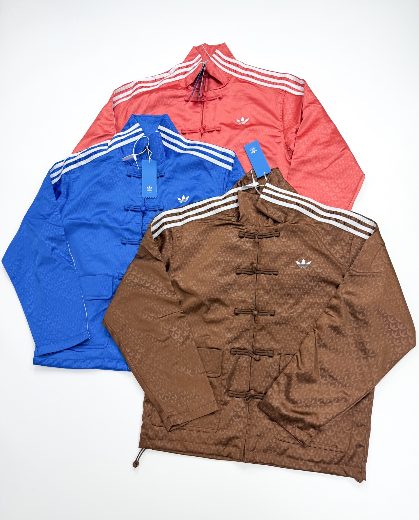 #B191 P175 ADIDAS Adidas línea trébol nuevo estilo chino Tang con botones de disco, chaqueta casual de cuello alto y de…