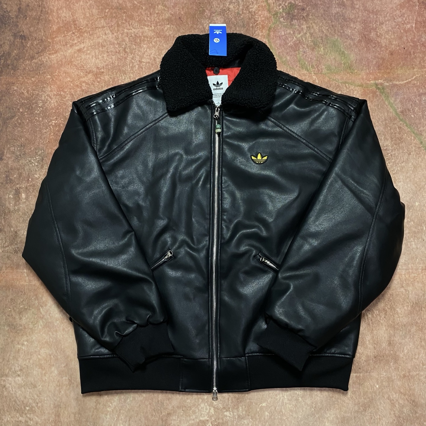 אדידס מדור עור נחש דמי עור רטרו מבודד דמי עור אופנה מדור סטריט