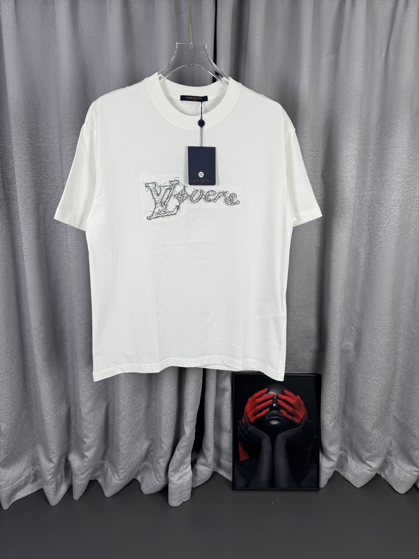 P85 [alta versión] 1V Louis Vuitton 2026SS Primavera/Verano de alta densidad, camiseta de manga corta con bordado. Comp…