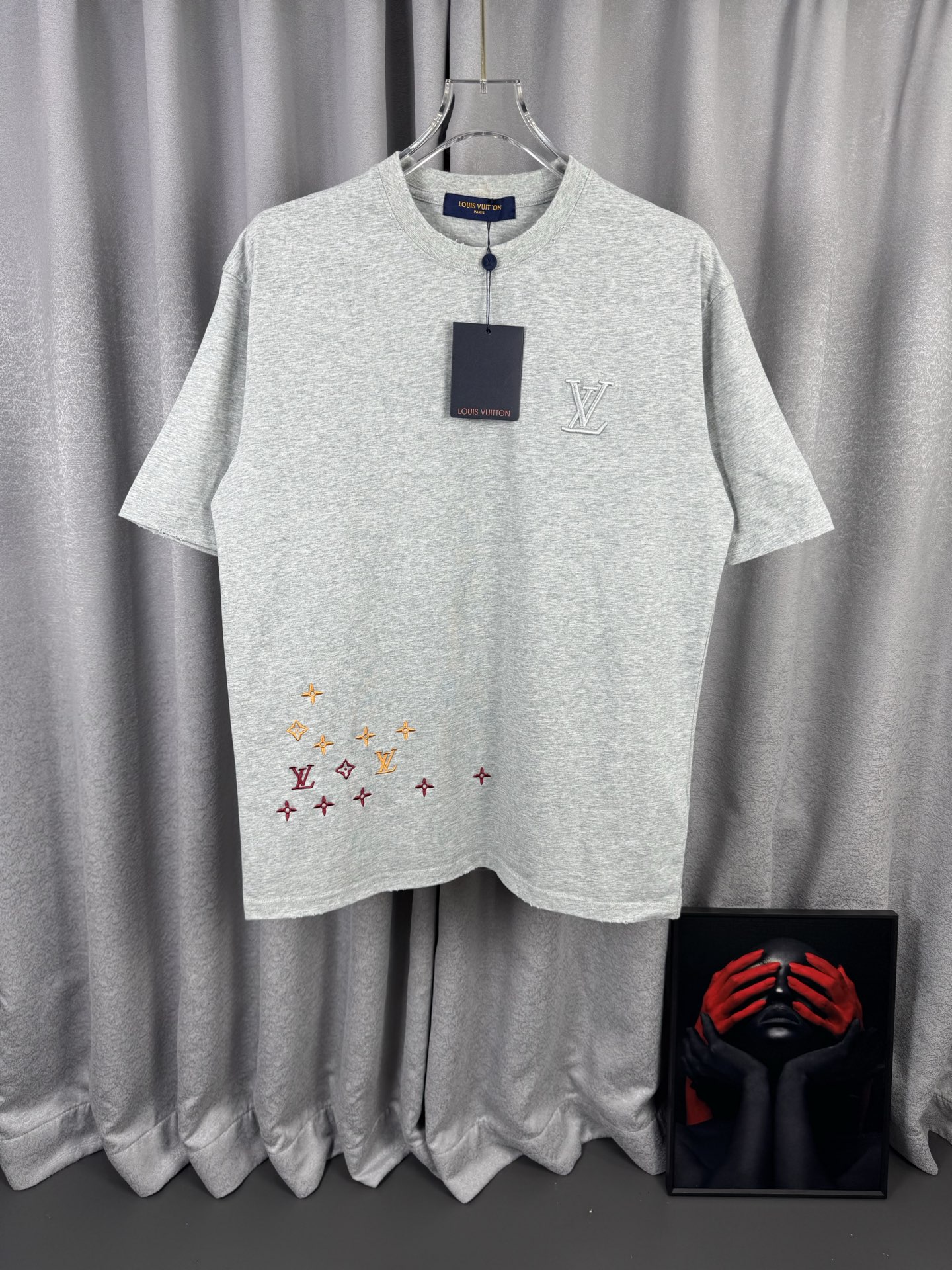 P90 1V Louis Vuitton, camiseta de cuello redondo de alta calidad de 320 gramos, clásica de la marca, logo clásico de le…