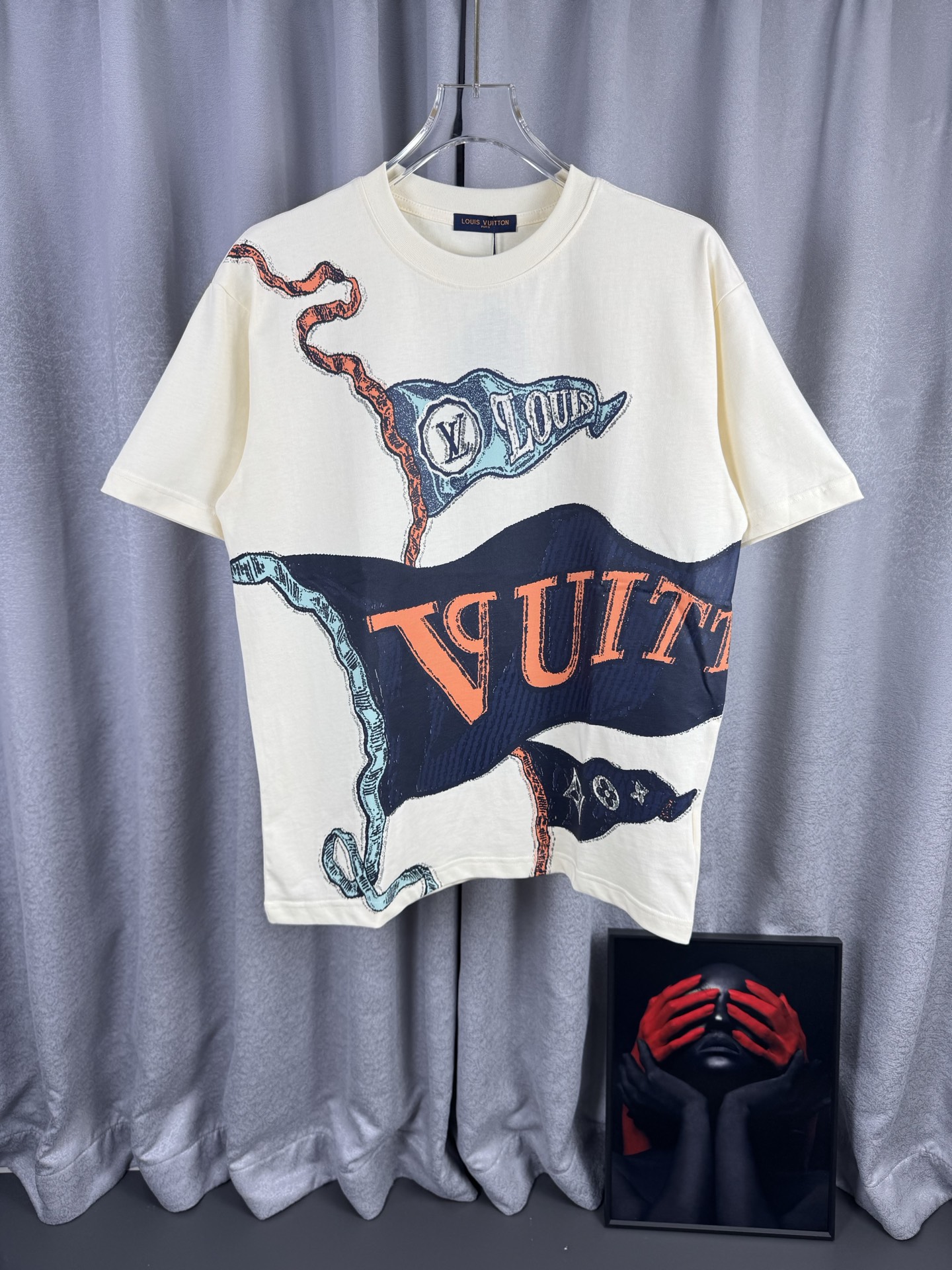 P85 1V Louis Vuitton, camiseta de cuello redondo de alta calidad de 320 gramos, clásica de la marca, logo clásico de le…