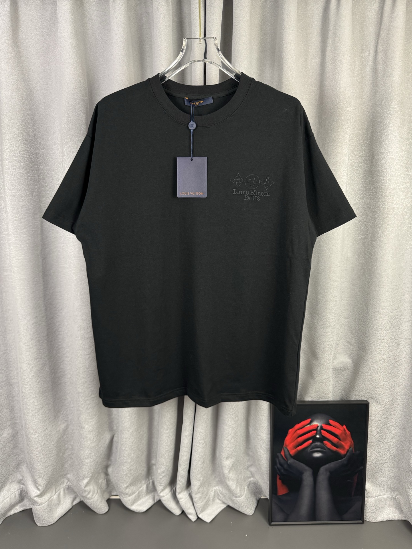 P90 1V Louis Vuitton, camiseta de cuello redondo de alta calidad de 320 gramos, clásica de la marca, logo clásico de le…