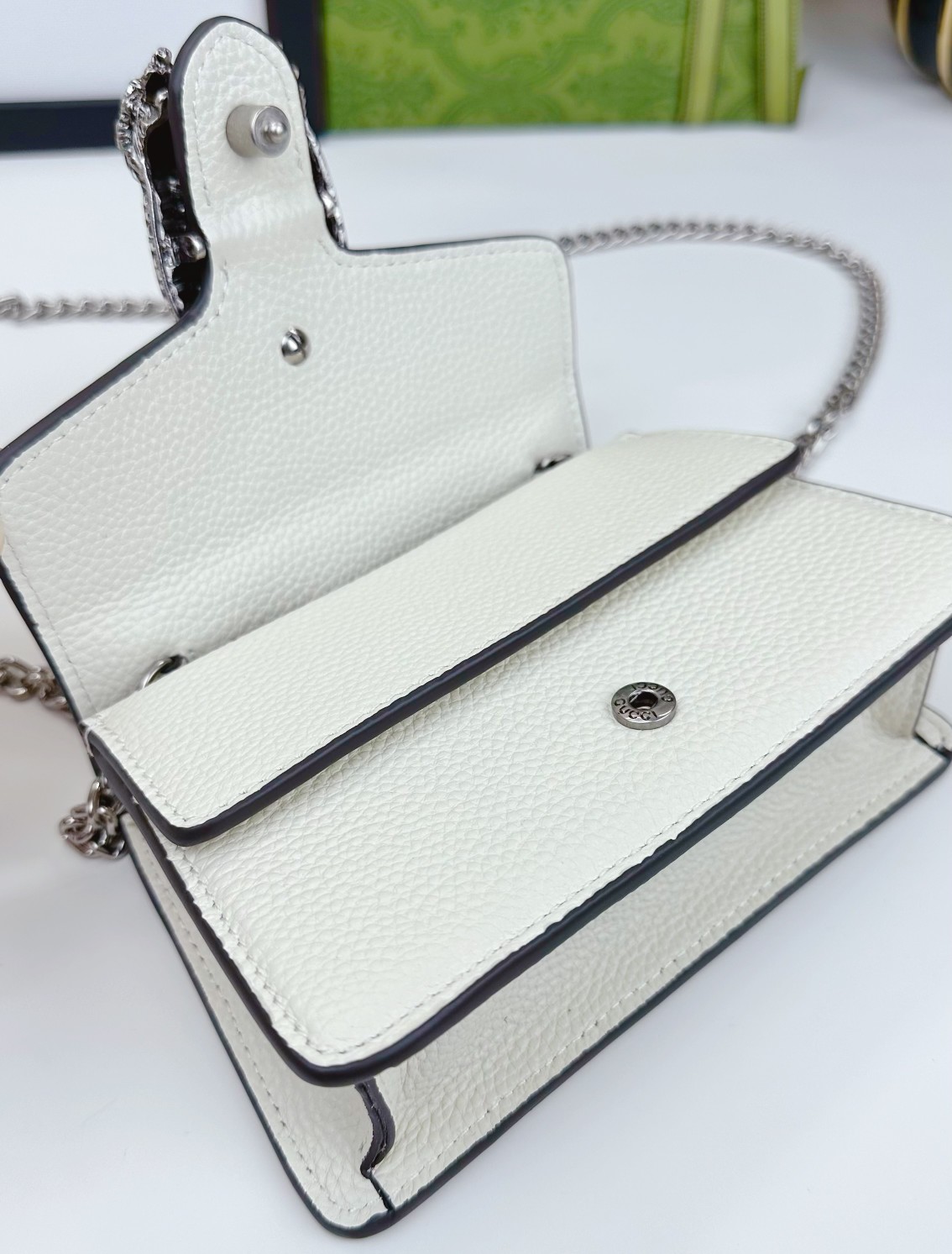 Dionysusシリーズ迷你手提包 - 高級感溢れる緑のレザーと水晶アクセント