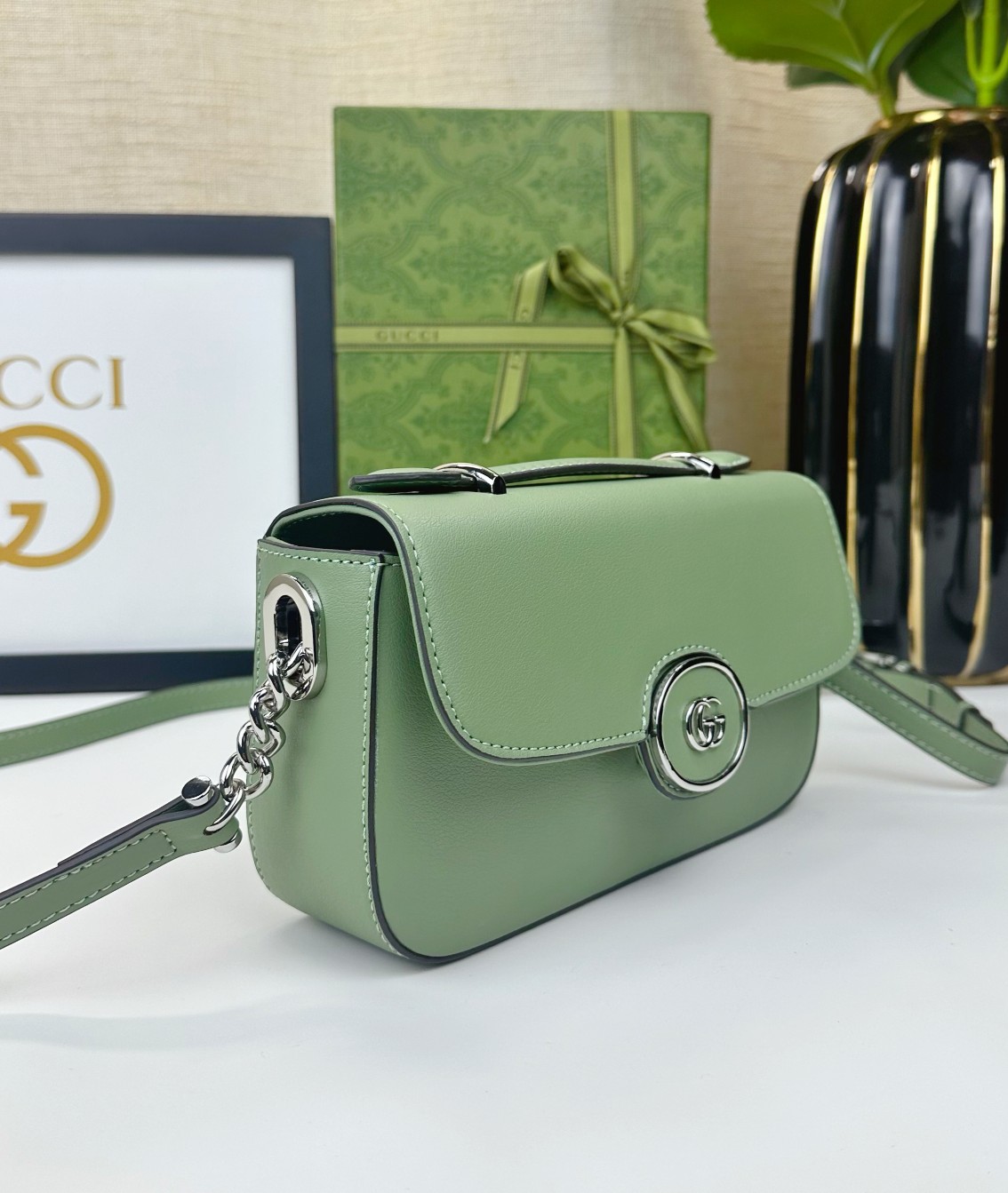 Gucci Petite GGシリーズ迷你肩背包 - 柔らかい白色レザーと双Gデザイン