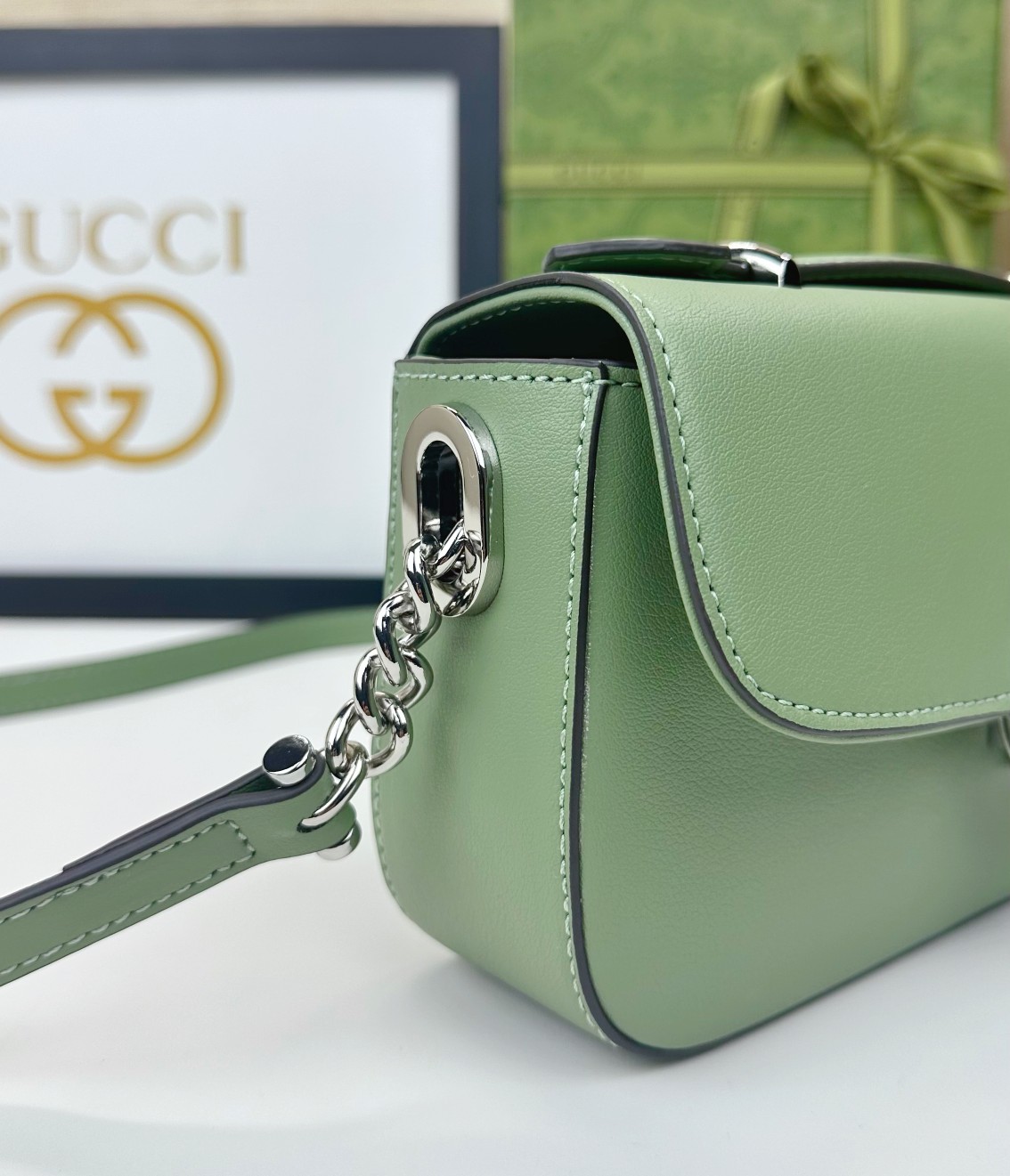 Gucci Petite GGシリーズ迷你肩背包 - 柔らかい白色レザーと双Gデザイン