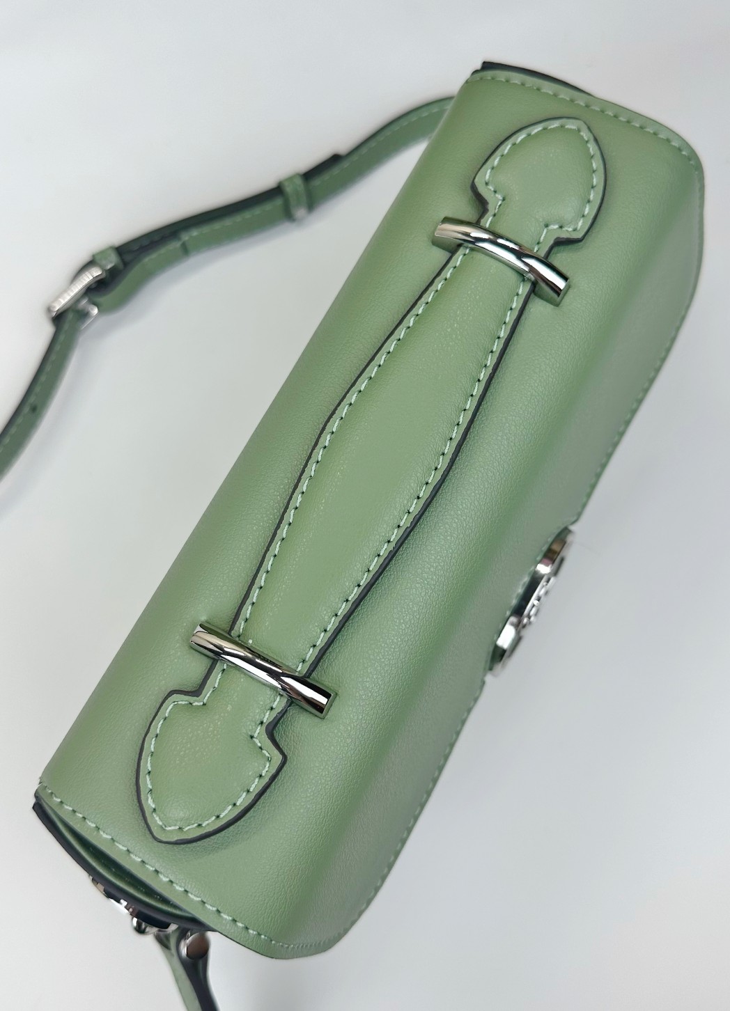 Gucci Petite GGシリーズ迷你肩背包 - 柔らかい白色レザーと双Gデザイン