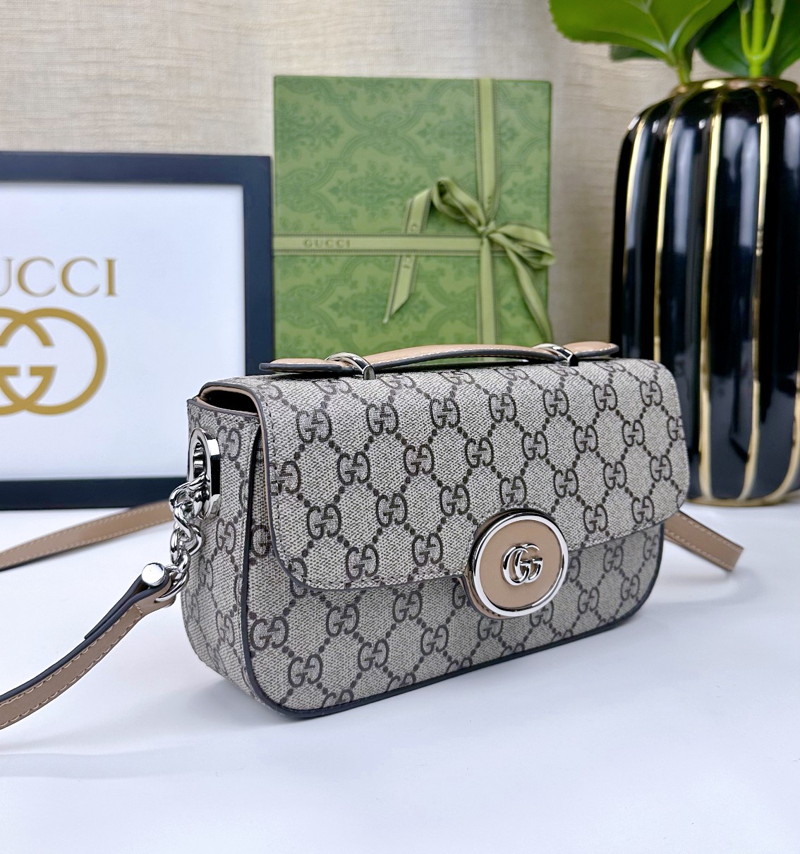 ブランド名 Petite GGシリーズ迷你肩背包 - 洗練されたデザインと機能性