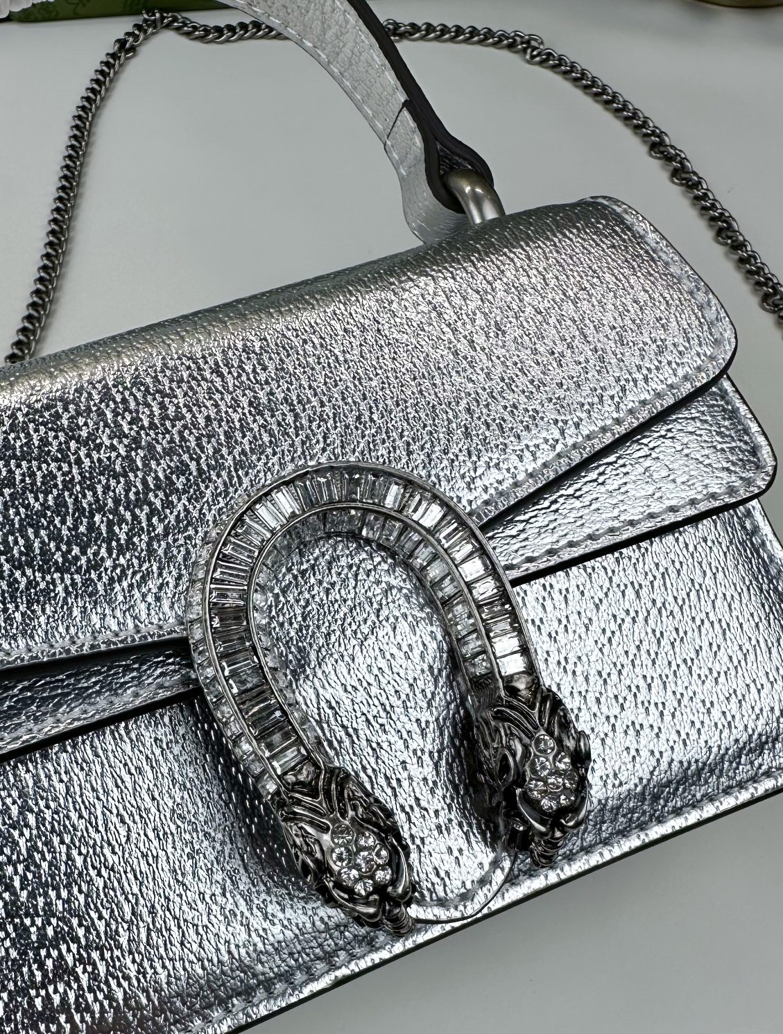 Dionysusシリーズ迷你手提包 - 緑の革と水晶装飾のラグジュアリーデザイン