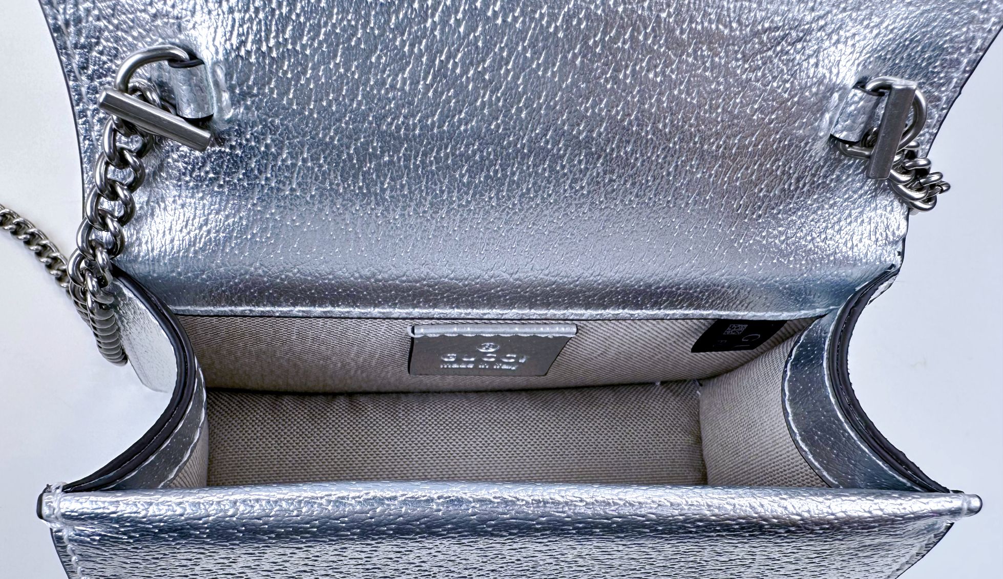 Dionysusシリーズ迷你手提包 - 緑の革と水晶装飾のラグジュアリーデザイン