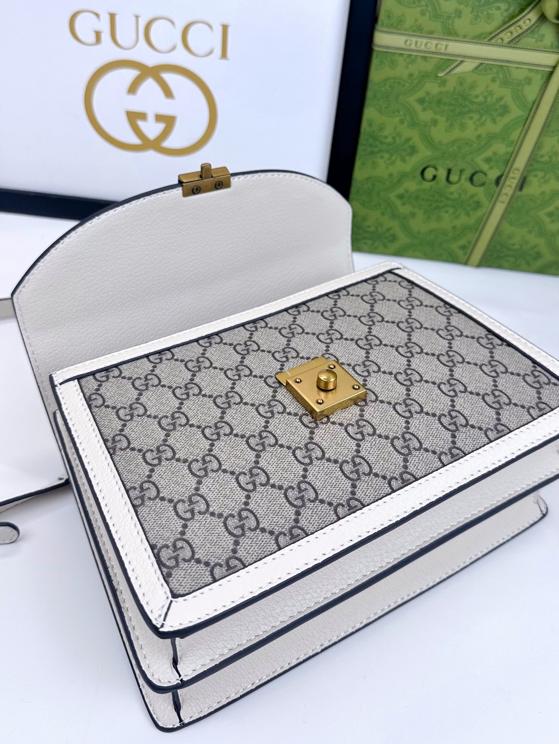 Gucci Ophidiaシリーズ エピローグ手提げバッグ - レトロなデザインとモダンな美学