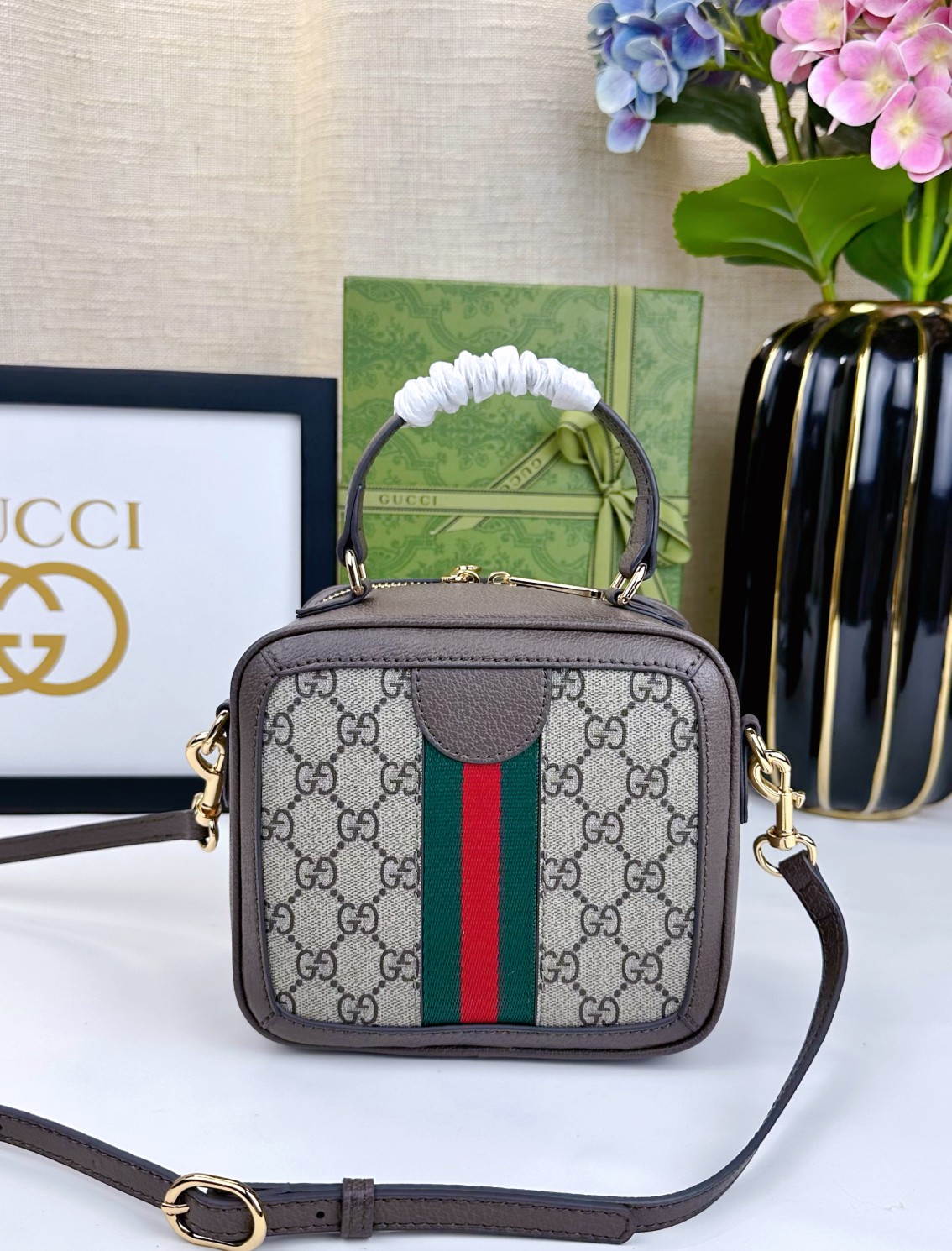 Ophidia GGミニ手提げバッグ - モダンなデザインと多機能性