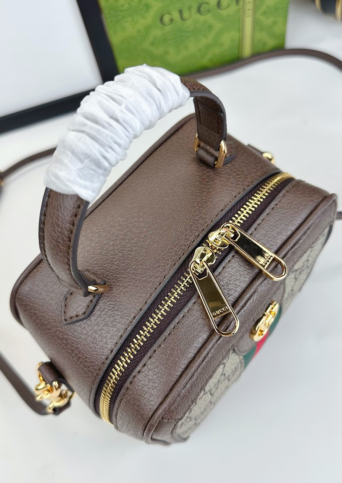 Ophidia GGミニ手提げバッグ - モダンなデザインと多機能性