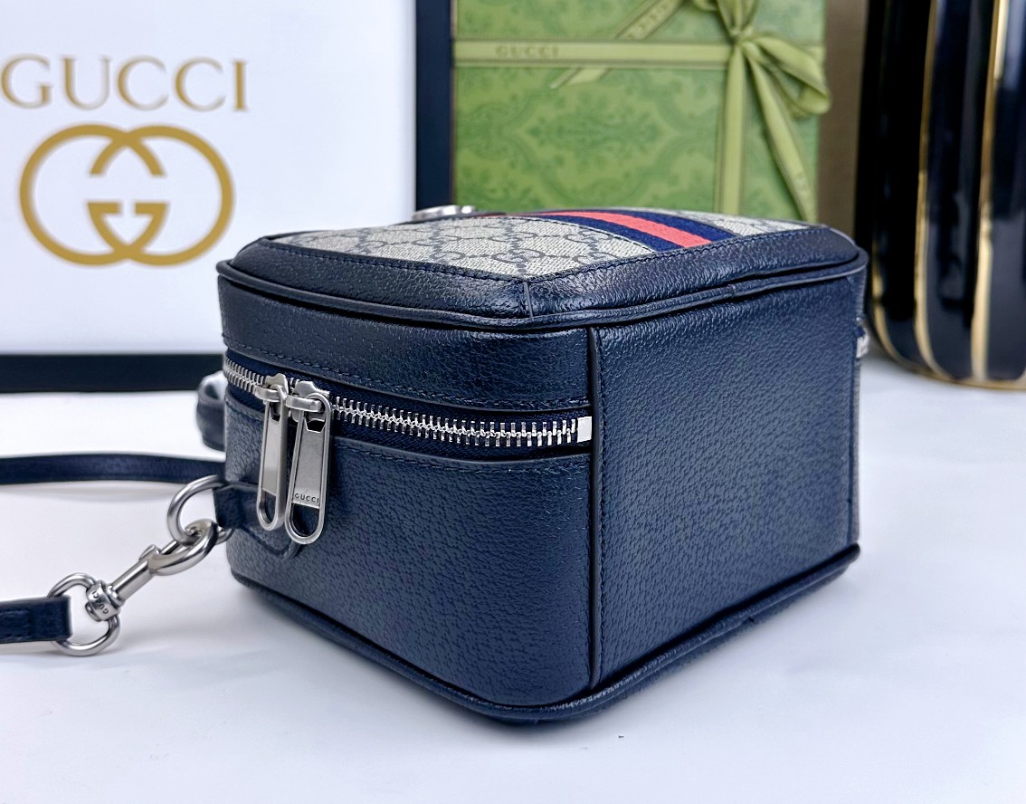 Ophidia GGミニ手提げバッグ - 多彩なスタイルを楽しむ