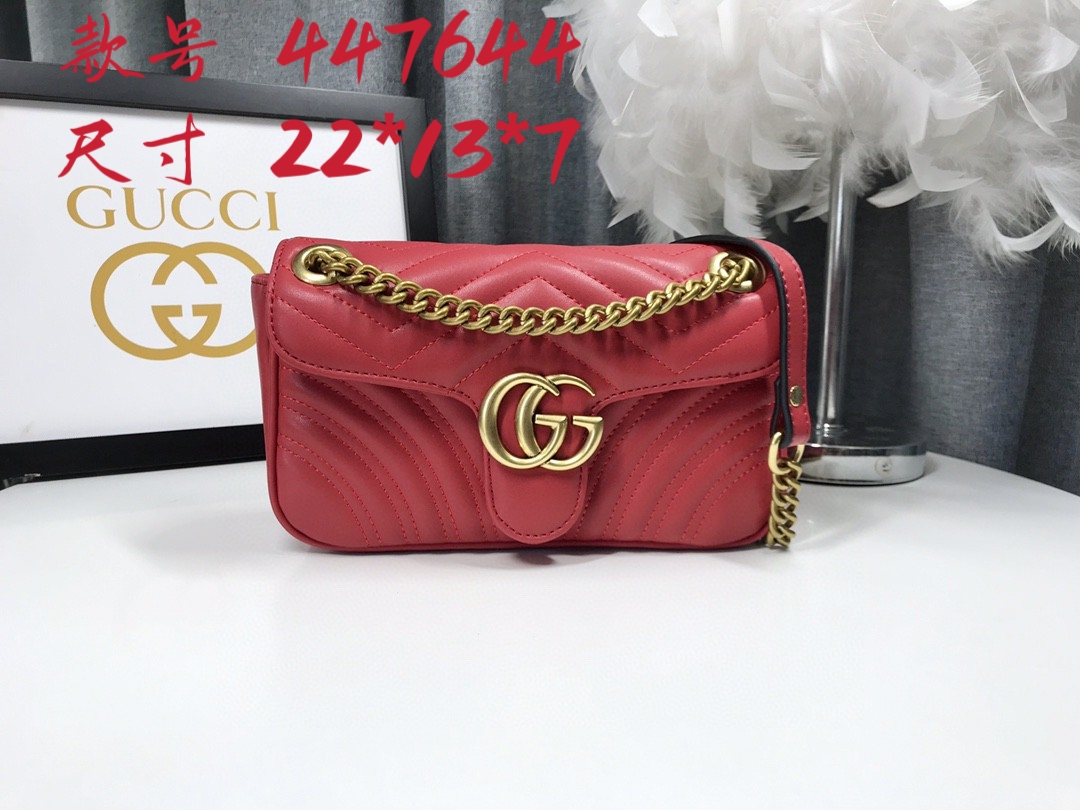 Gucci GG Marmont 小号 美しいレザー バッグ