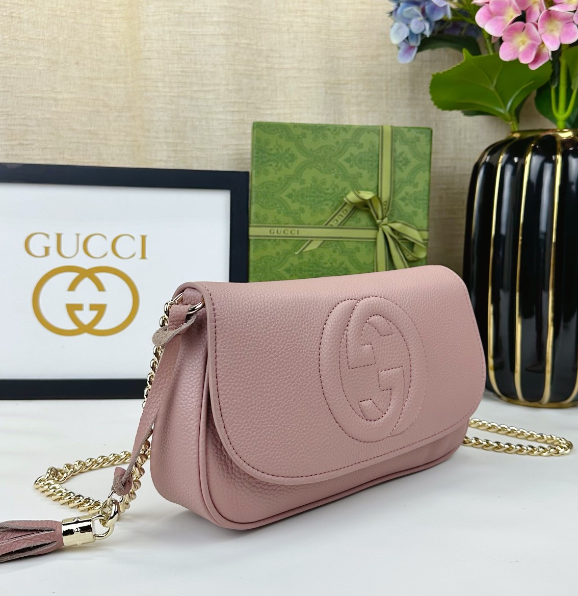 Gucci GG Marmont ショルダーバッグ 美しいデザイン