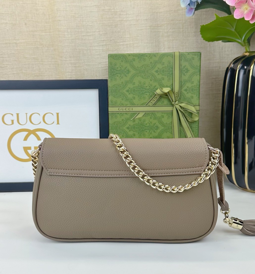 Gucci GG Marmont 美包 大象灰 色のエレガントデザイン