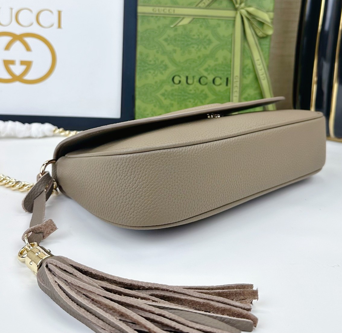 Gucci GG Marmont 美包 大象灰 色のエレガントデザイン