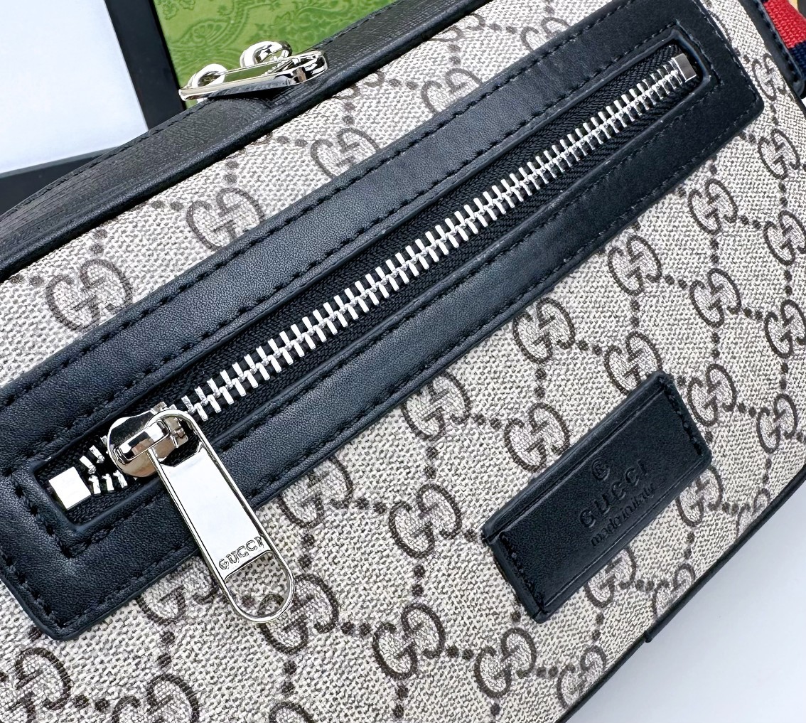 ‼Belt Bag 腰包以超舒适的柔软GG Supreme高级人造帆布制成的小包可调节腰带是Gu特有品牌