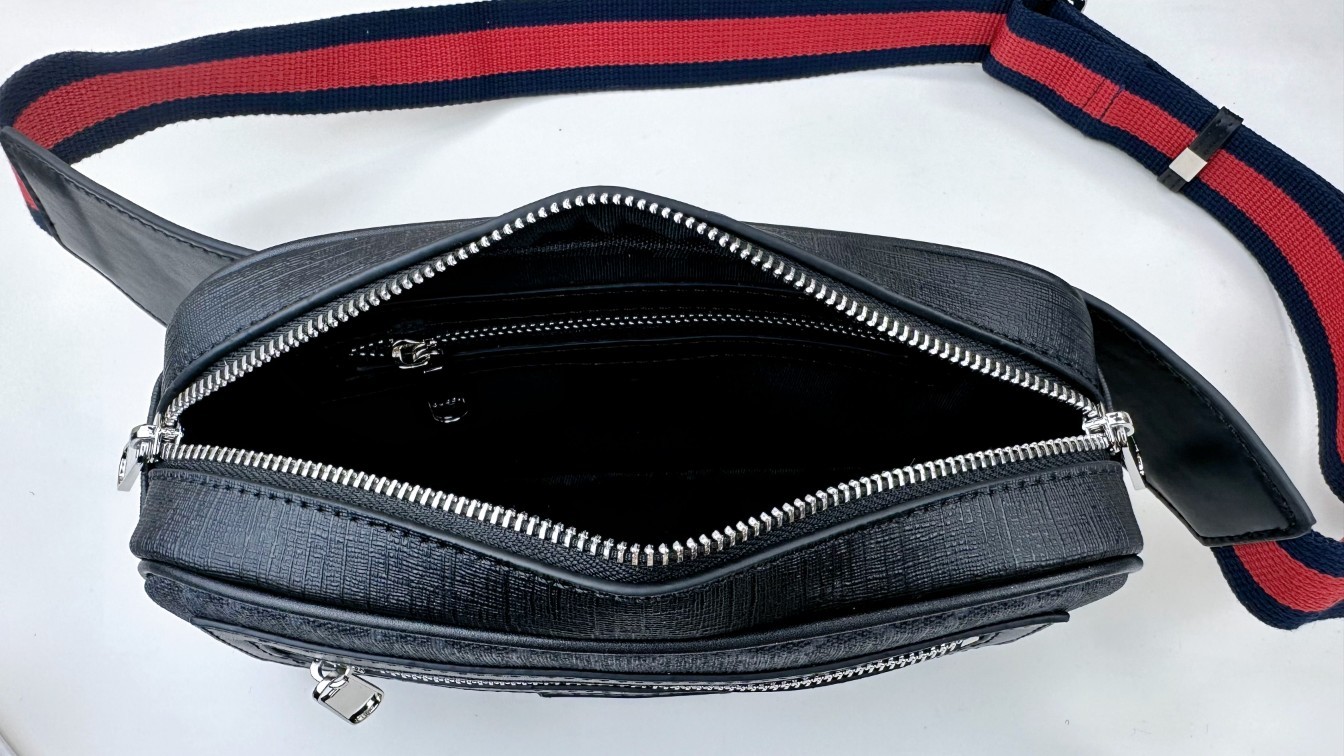 ‼Belt Bag 腰包以超舒适的柔软GG Supreme高级人造帆布制成的小包可调节腰带是Gu特有品牌