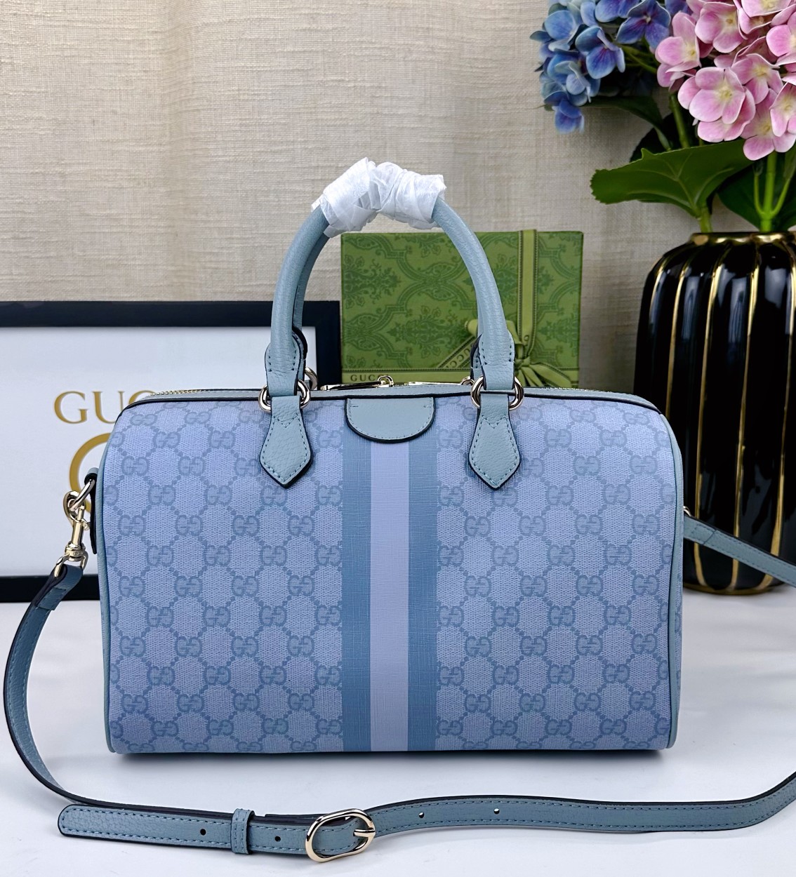 💕Ophidia系列GG手提包。作为品牌经典之作，GG Supreme帆布已然成为Gucci设计世界的标