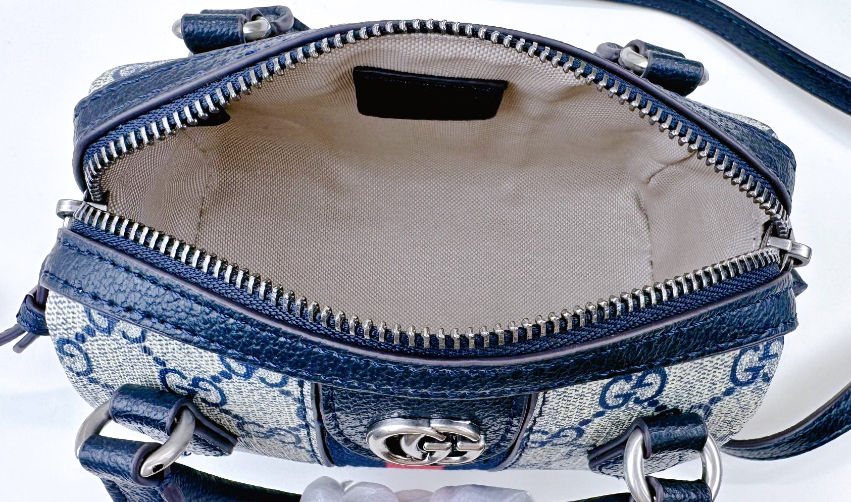 Gucci Ophidia 超迷你手提包 グレー・ブルーのGG Supreme帆布