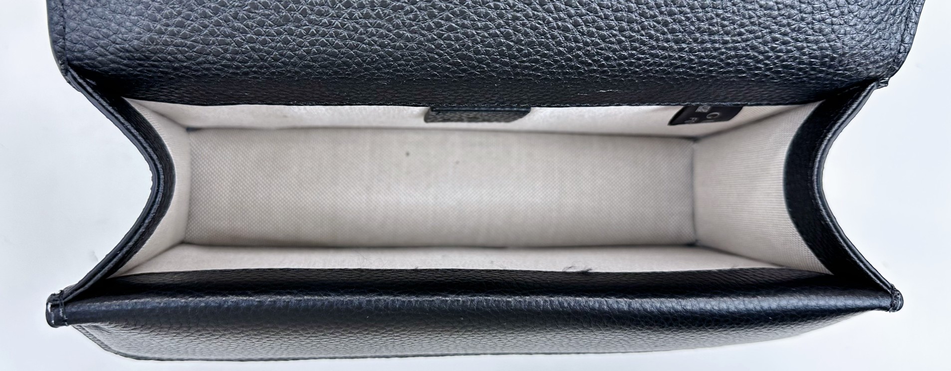 GG Dionysus 中号新酒神 ブラック荔枝全皮バッグ