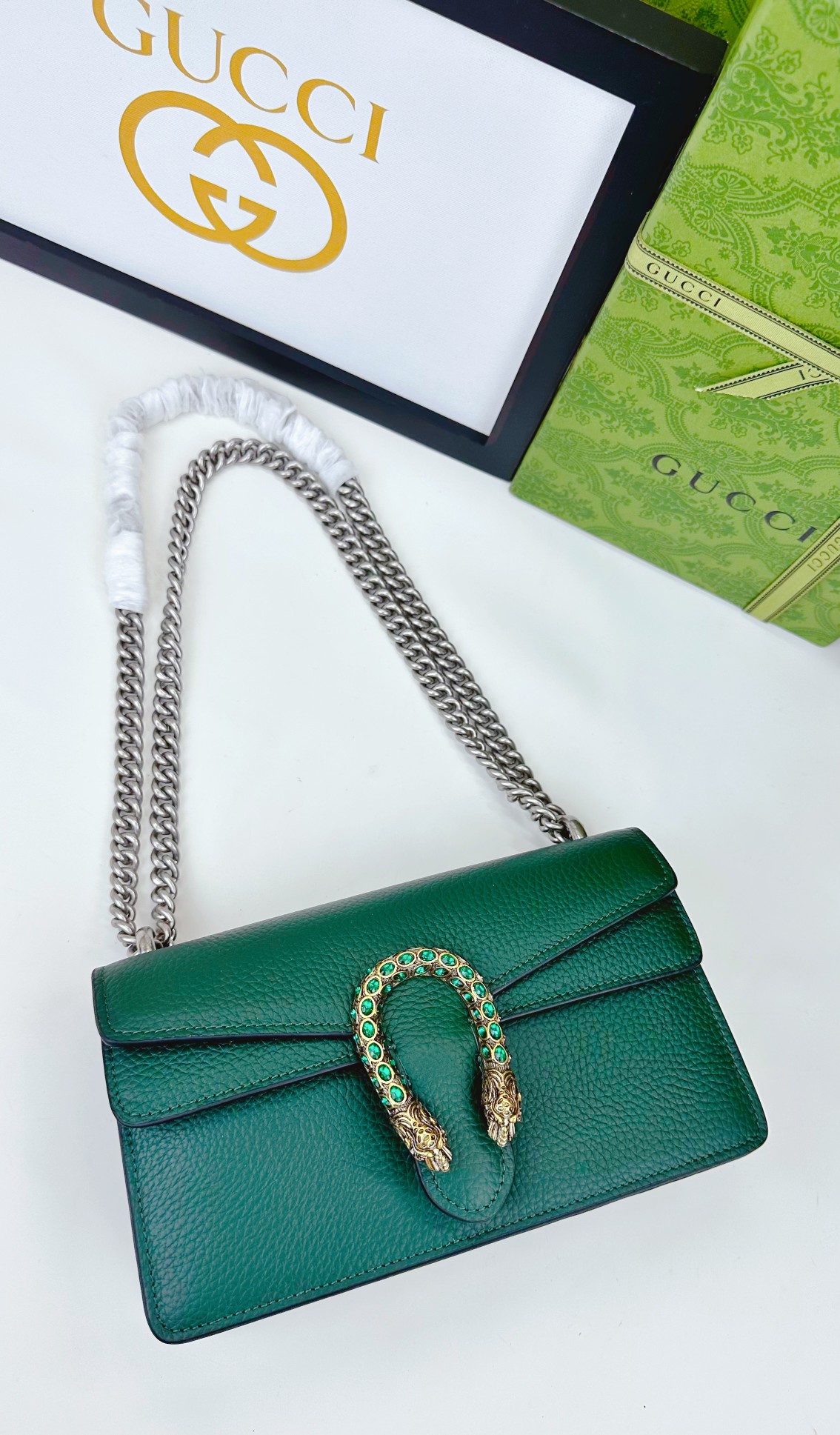 GG Dionysus 中号 エレガントなデザインの軽量ハンドバッグ