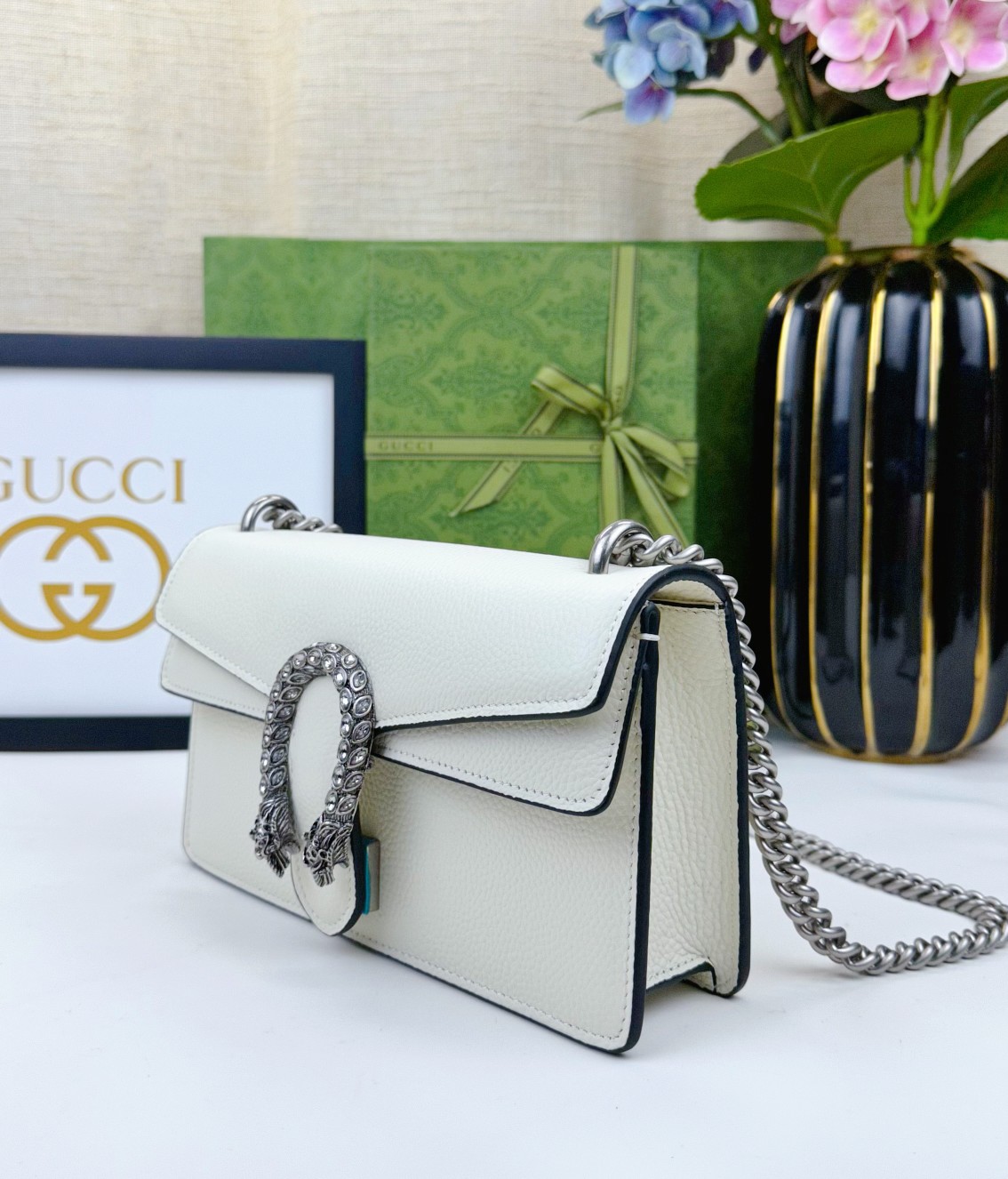 GG Dionysus 中号バッグ - 新しいデザインで軽量化されたエレガントなスタイル