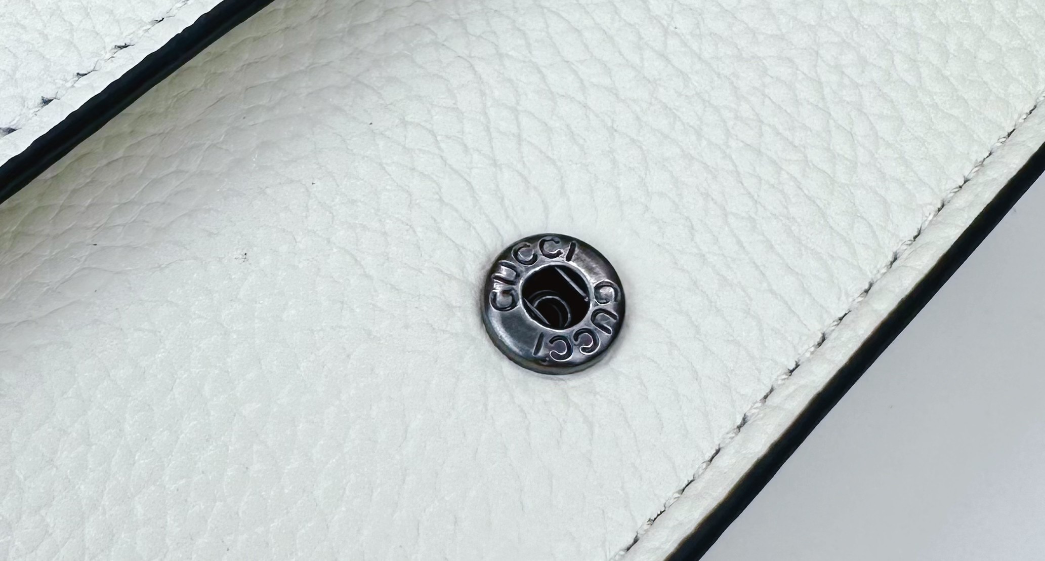 G家小酒神ミニバッグ - 構造的で多機能なデザイン