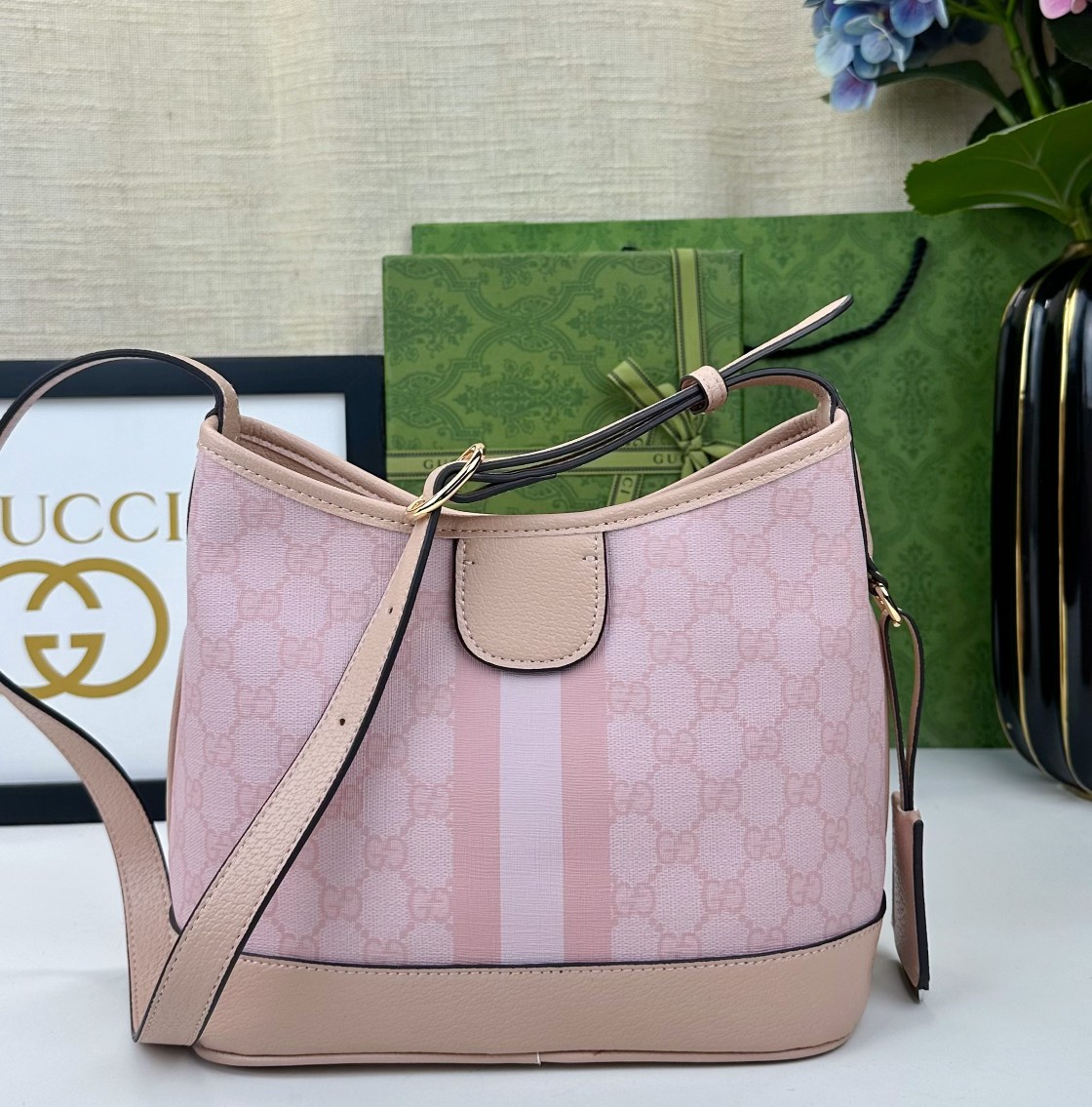 GG Ophidiaシリーズ GG小号肩背包 - 独創的なデザインと多機能性