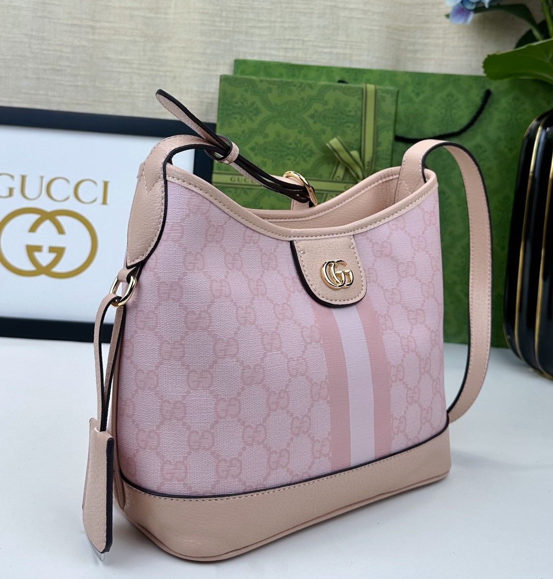 GG Ophidiaシリーズ GG小号肩背包 - 独創的なデザインと多機能性