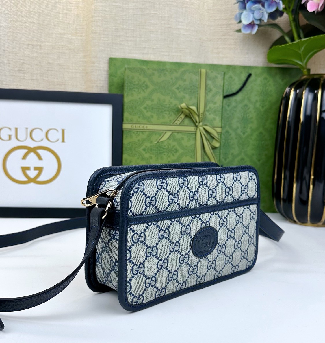 GG Supreme帆布小型肩背包 - 環境に配慮したデザインとクラシックカラー