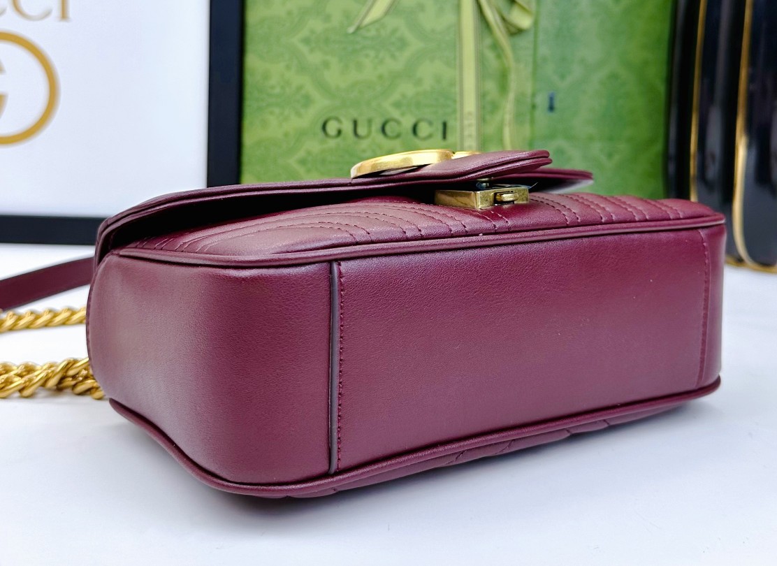 小号 头层牛皮 令人欲罢不能的Gucci美包你收了吗？GG Marmont系列，优雅精巧的设计可是俘获了