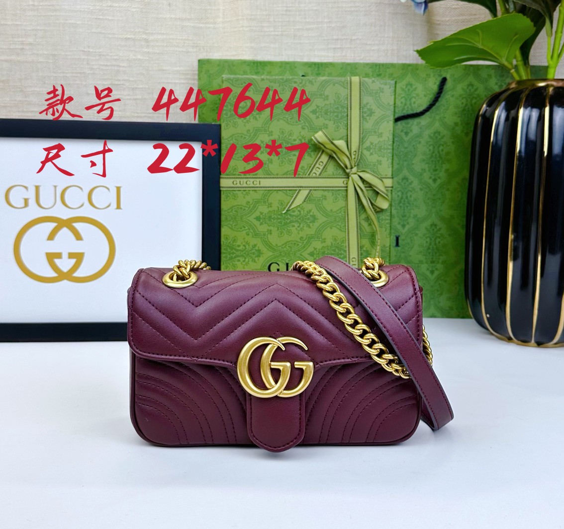 小号 头层牛皮 令人欲罢不能的Gucci美包你收了吗？GG Marmont系列，优雅精巧的设计可是俘获了