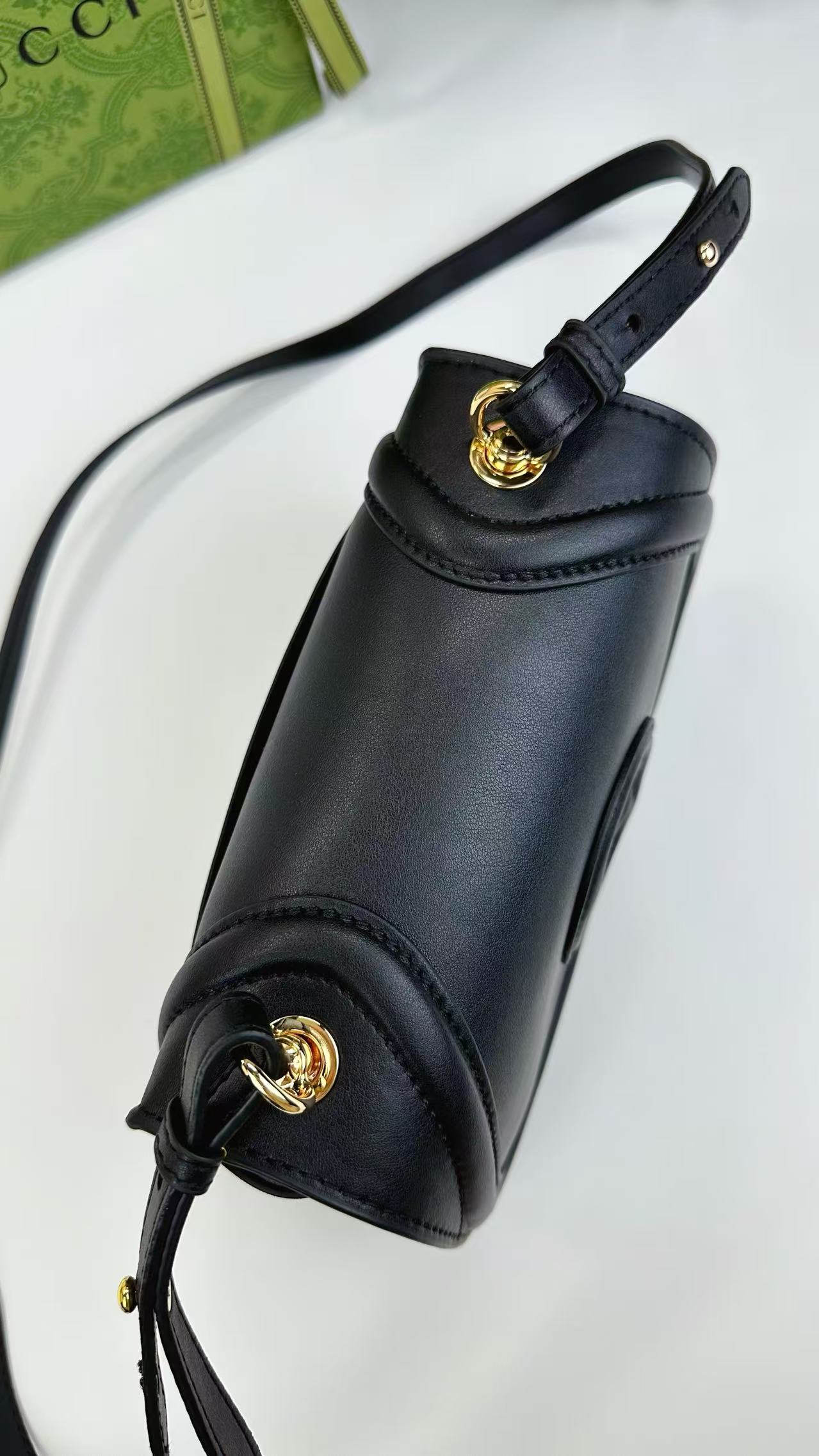 Gucci Blondie ミニ肩背包 - クラシックデザインと現代スタイルの融合