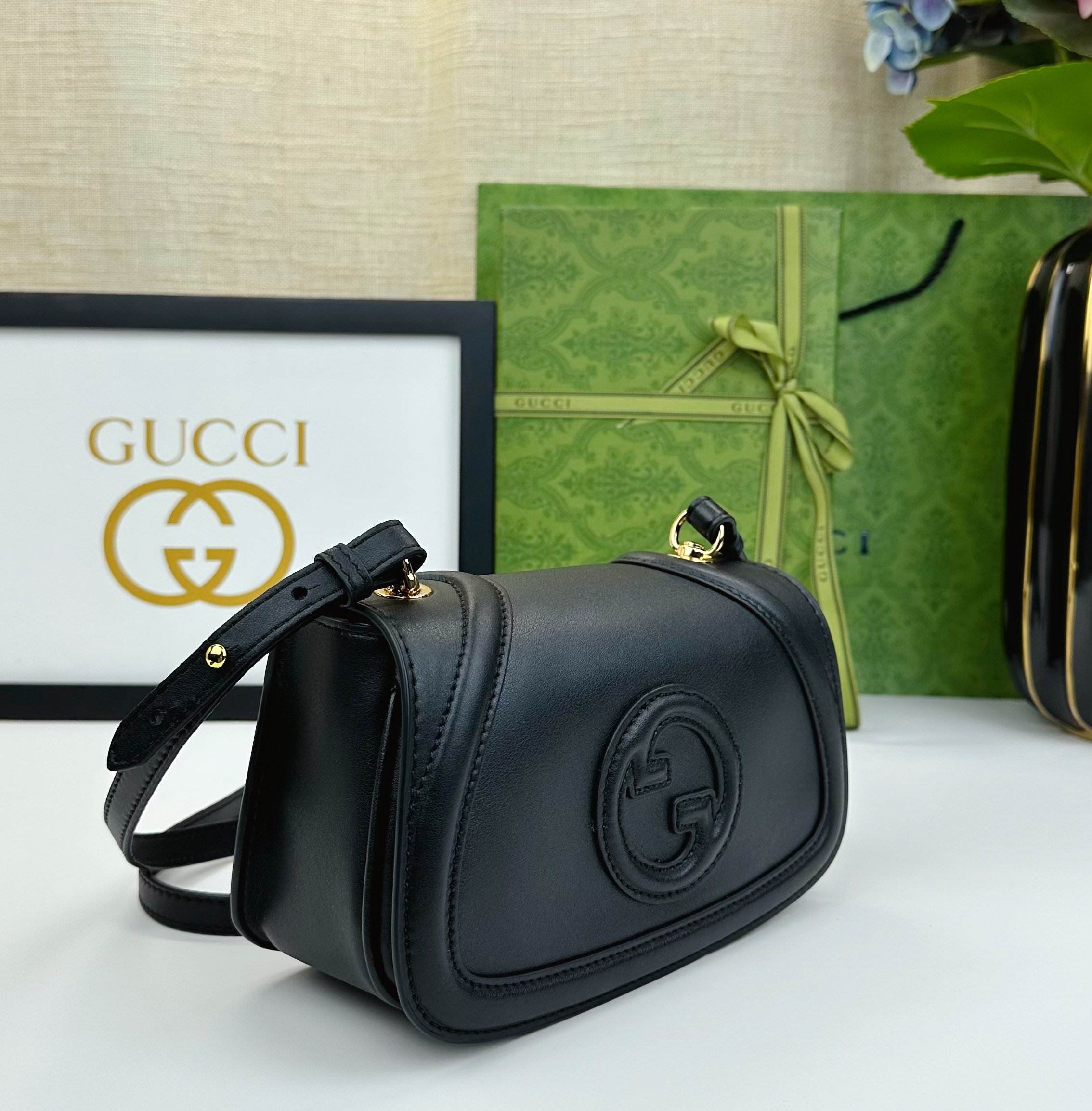 Gucci Blondie ミニ肩背包 - クラシックデザインと現代スタイルの融合