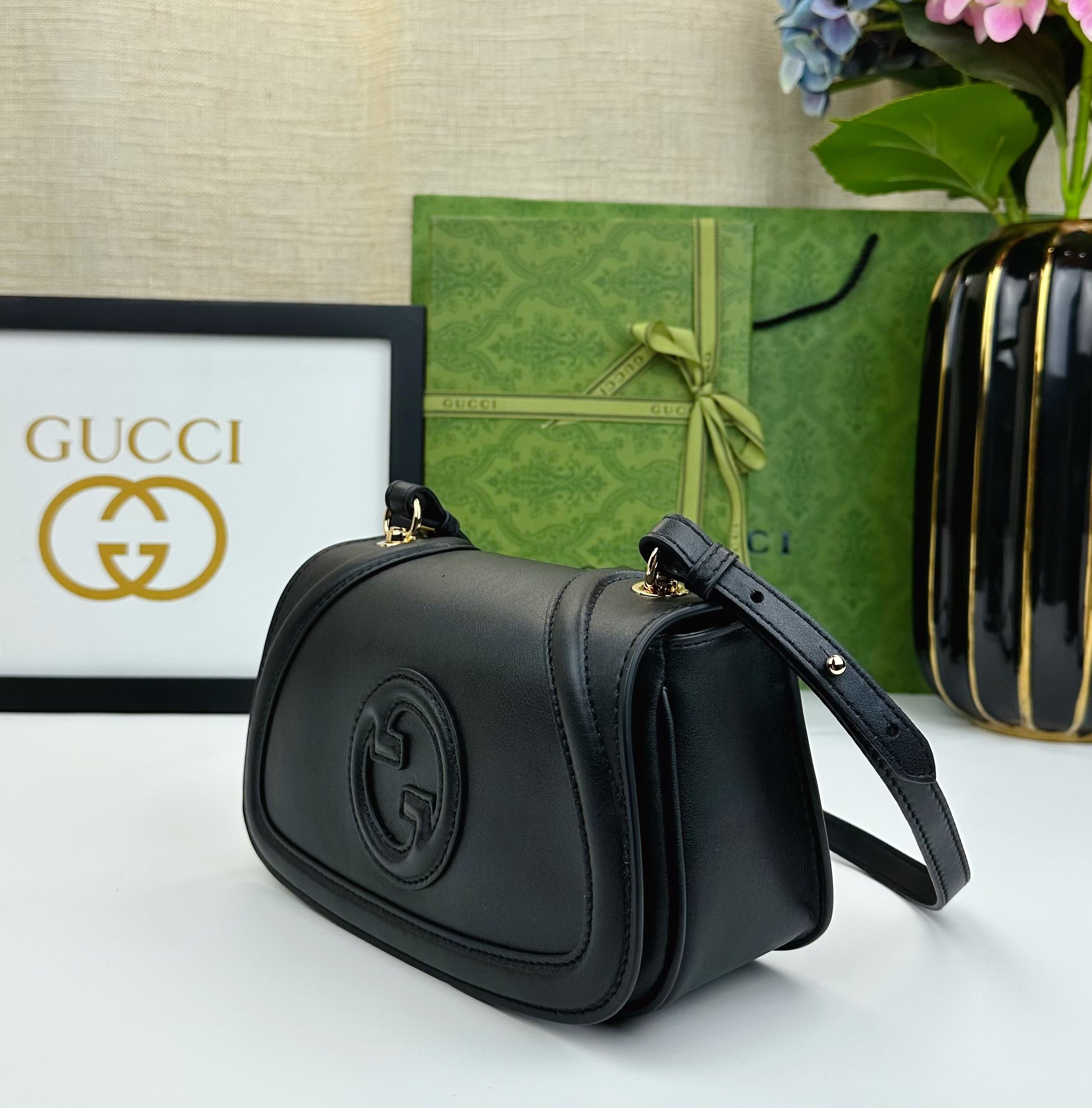 Gucci Blondie ミニ肩背包 - クラシックデザインと現代スタイルの融合