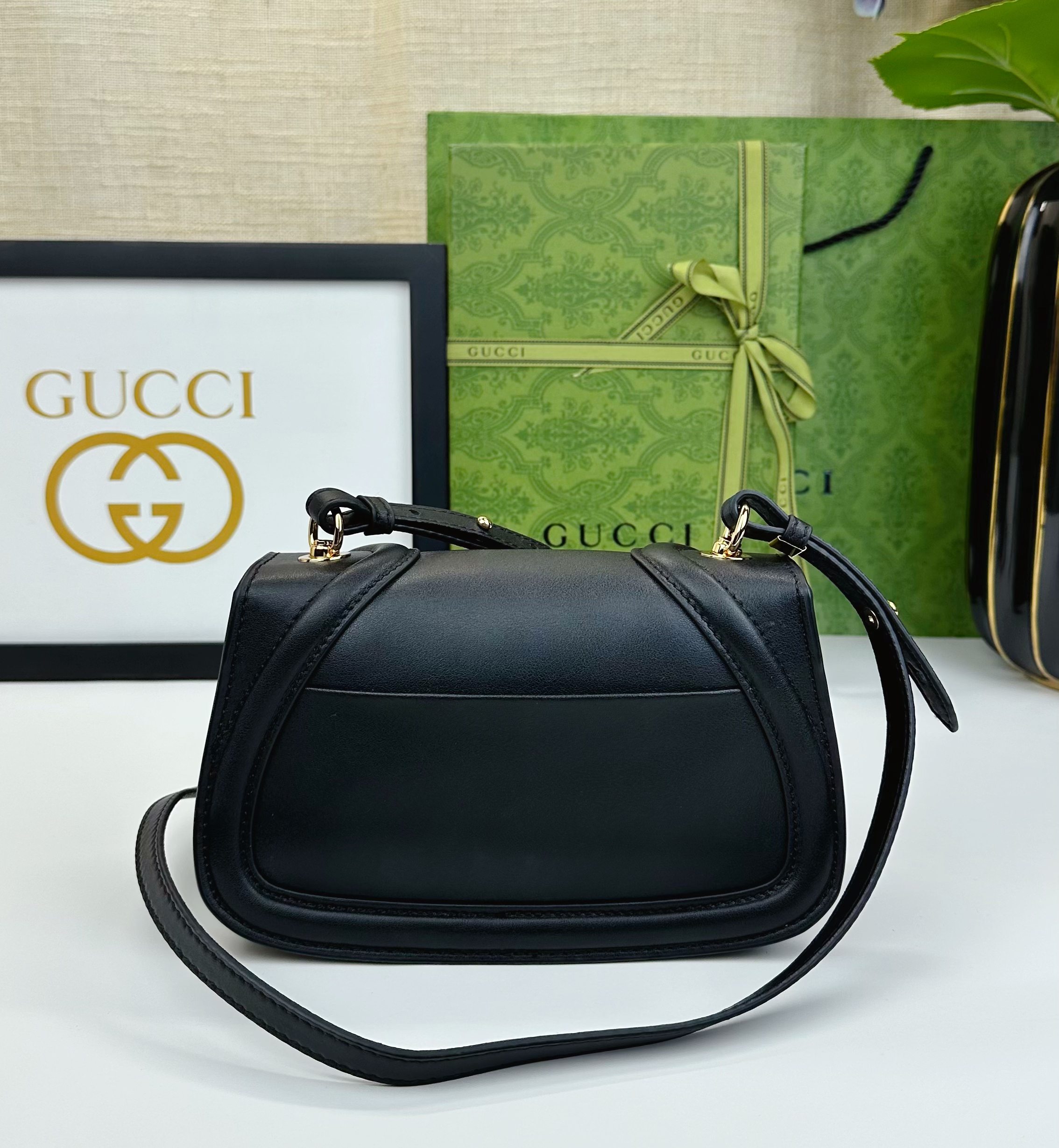 Gucci Blondie ミニ肩背包 - クラシックデザインと現代スタイルの融合