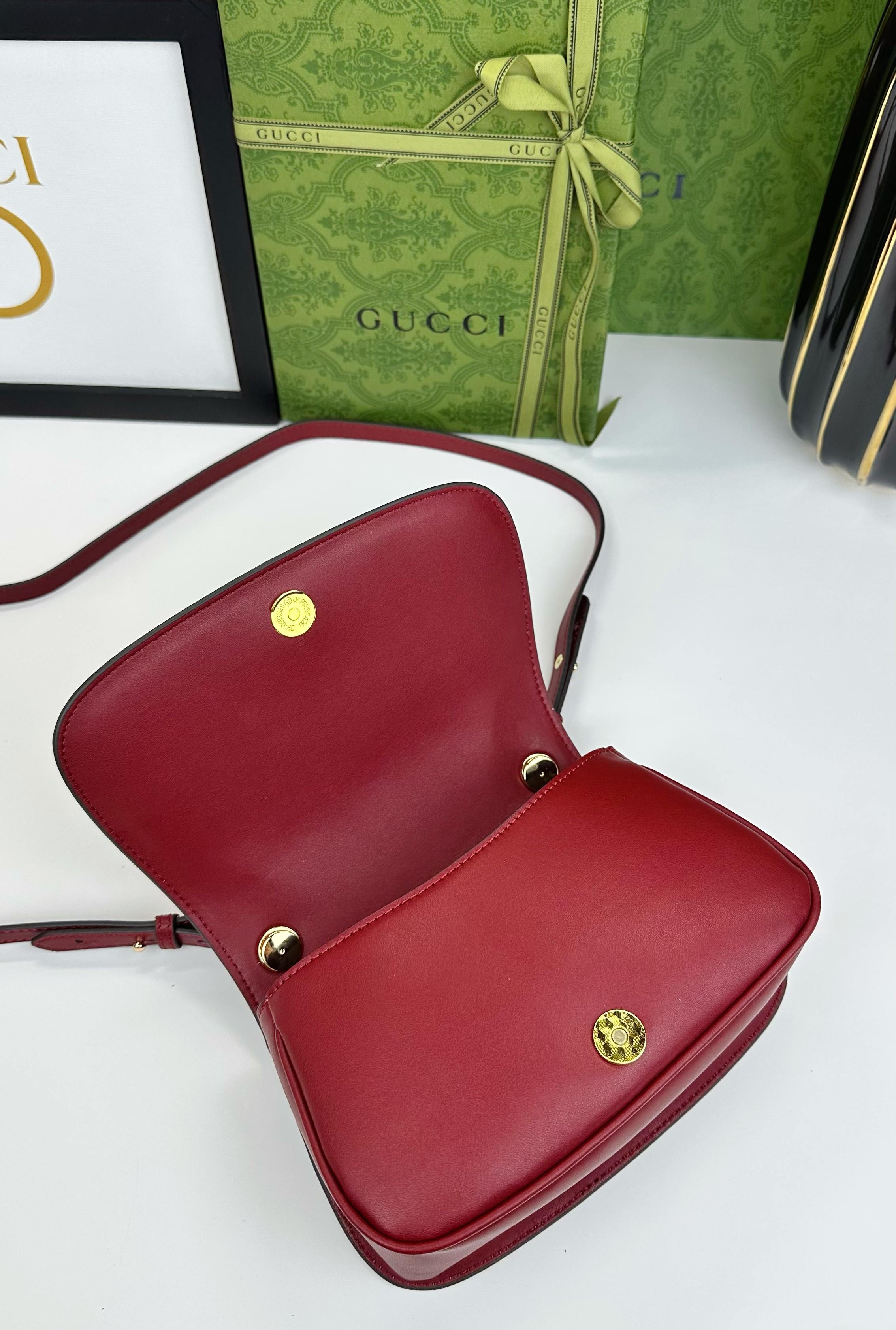 Gucci Blondie 迷你肩背包 - 光面皮革・調整可能なショルダーストラップ