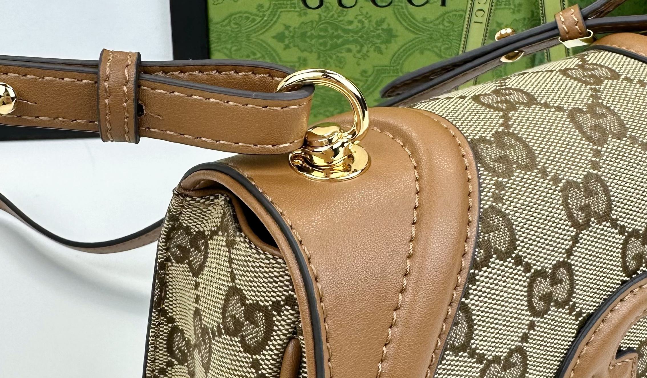 Gucci Blondie ミニ肩背包 - クラシックデザインと現代的スタイルの融合