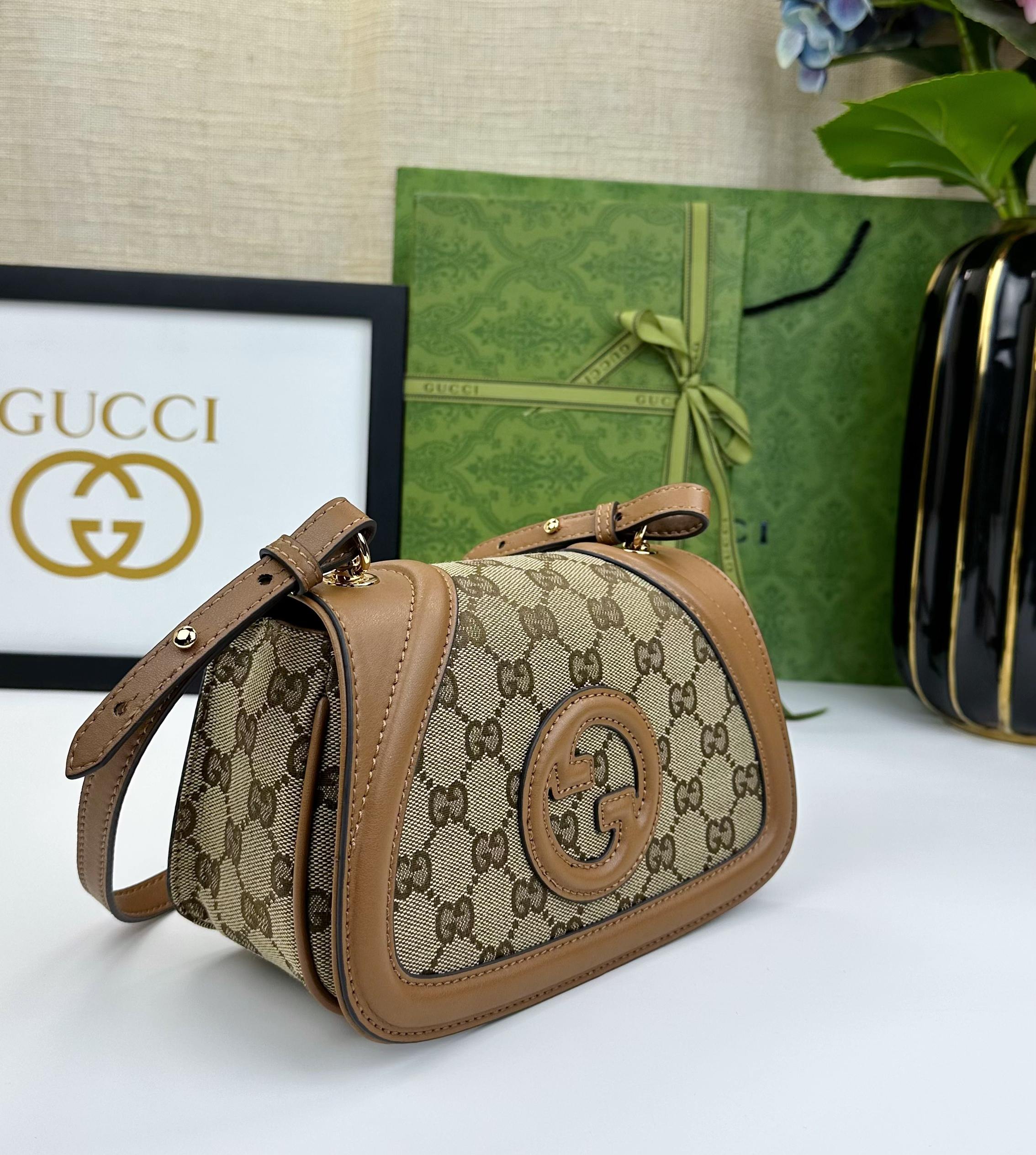 Gucci Blondie ミニ肩背包 - クラシックデザインと現代的スタイルの融合