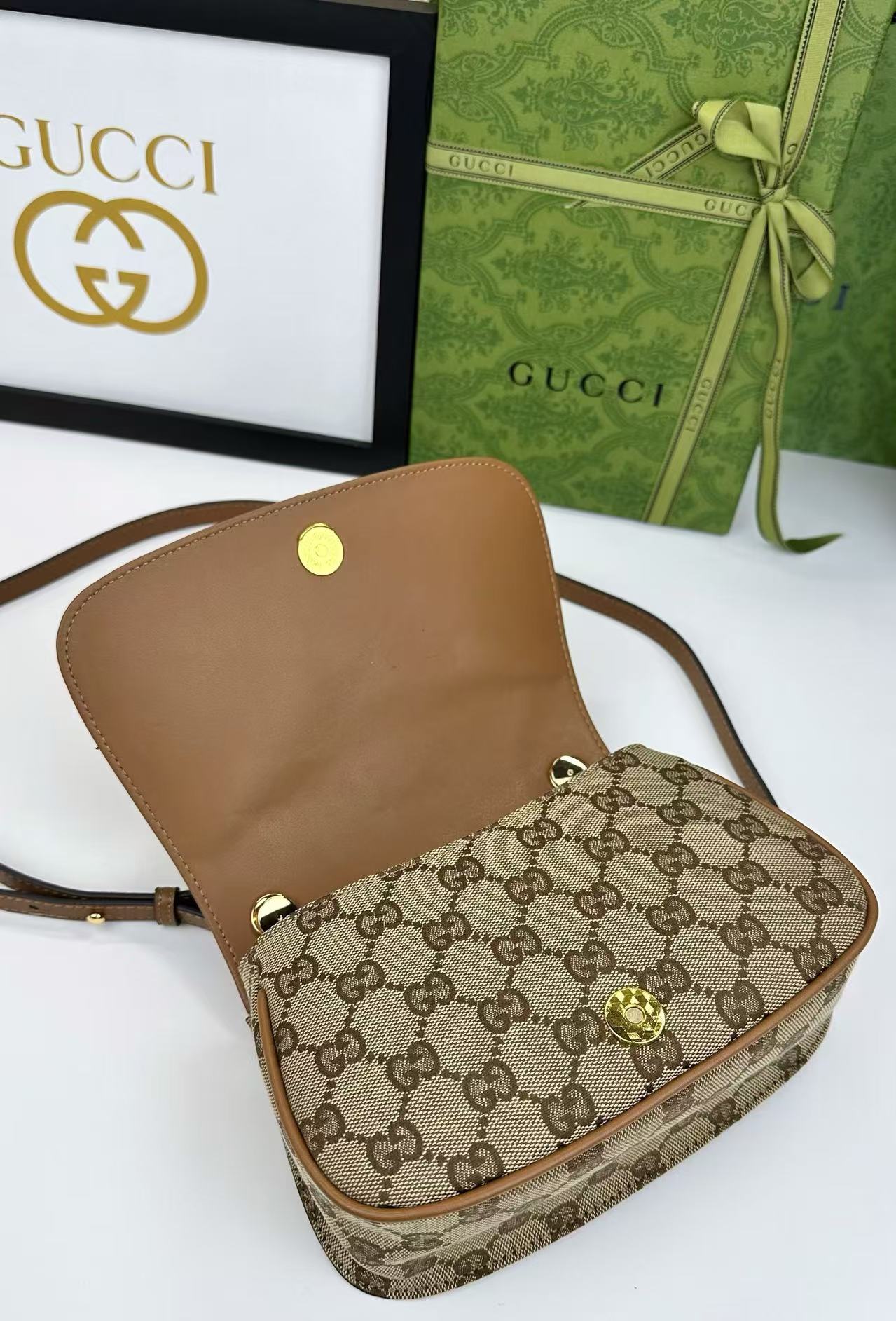 Gucci Blondie ミニ肩背包 - クラシックデザインと現代的スタイルの融合