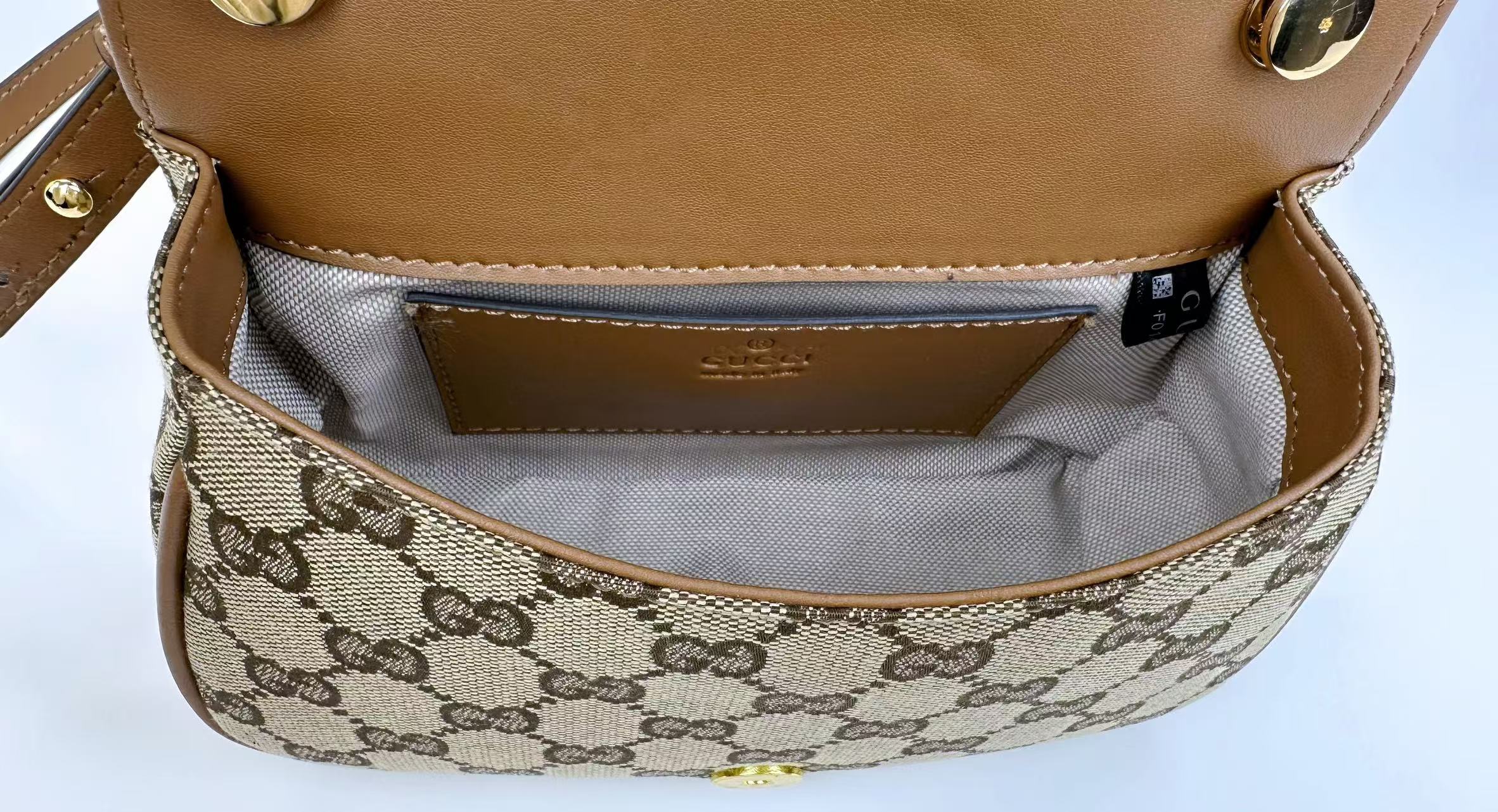 Gucci Blondie ミニ肩背包 - クラシックデザインと現代的スタイルの融合