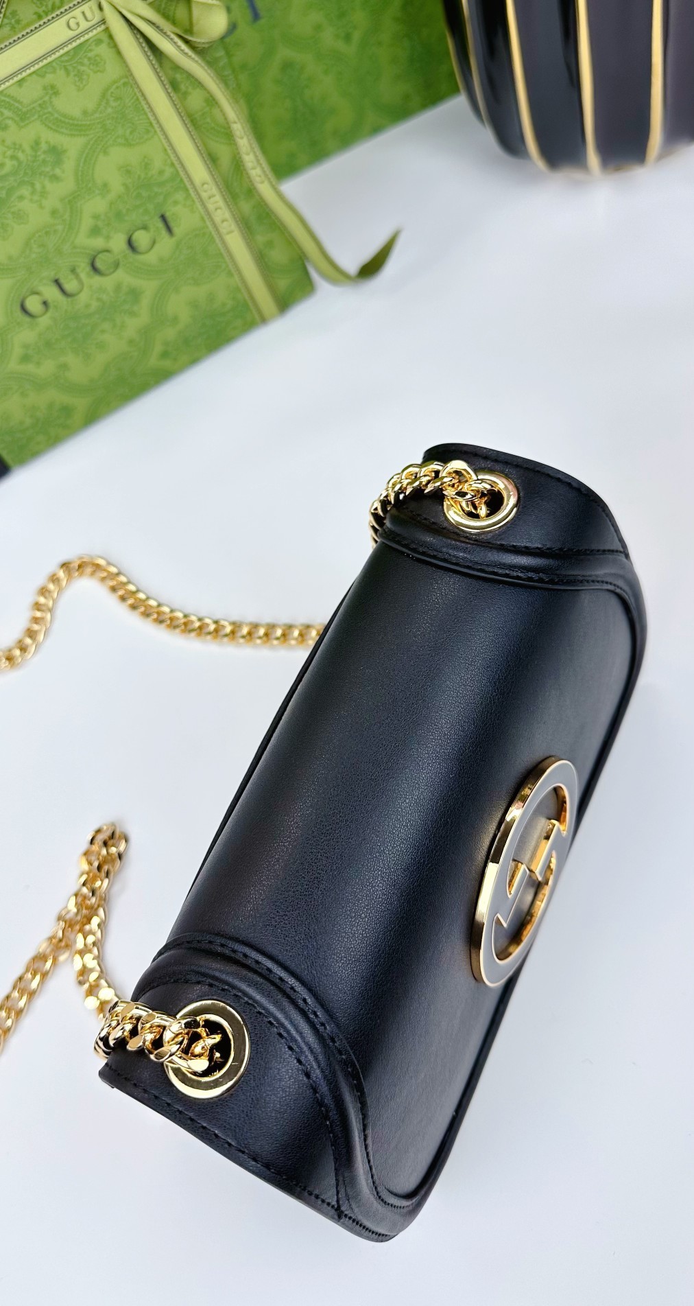 Gucci Blondie系列迷你肩背包Gucci Blondie系列全新手袋饰有在20世纪70年代初期