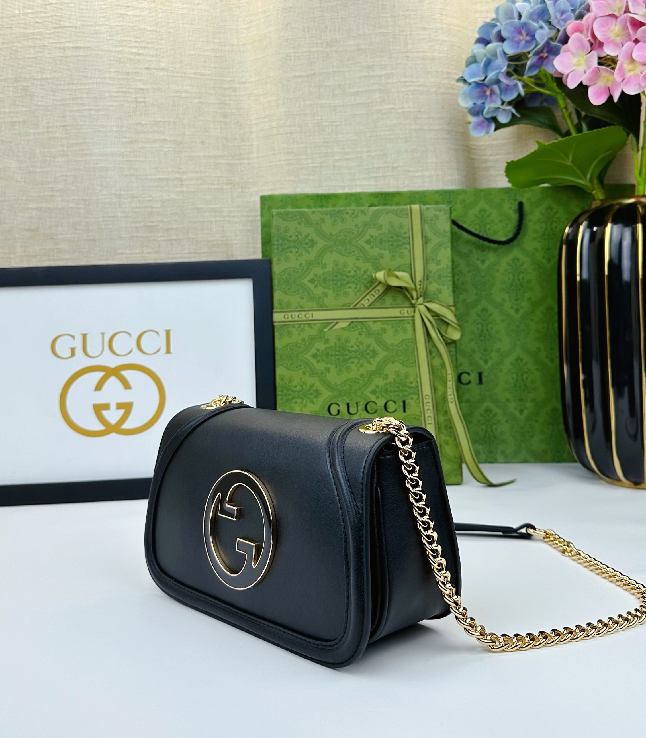 Gucci Blondie系列迷你肩背包Gucci Blondie系列全新手袋饰有在20世纪70年代初期