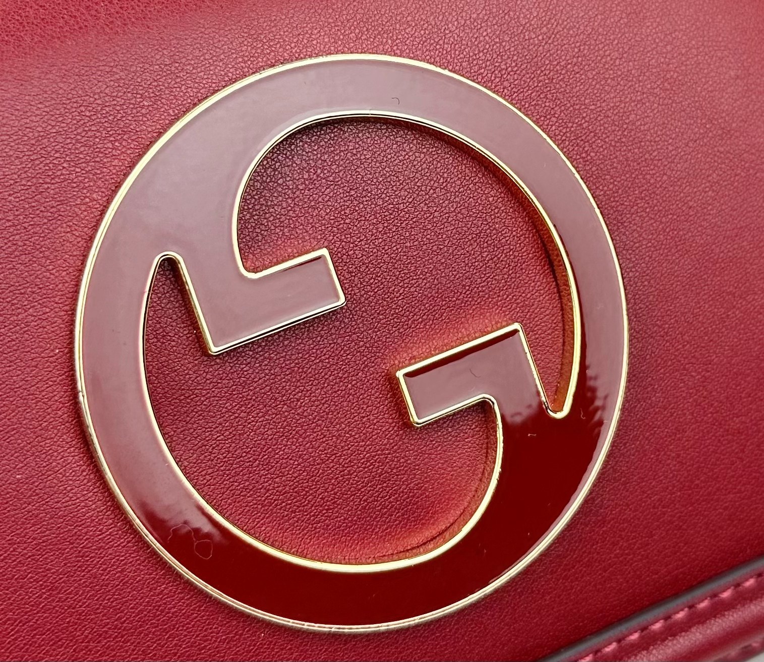 Gucci Blondie系列迷你肩背包Gucci Blondie系列全新手袋饰有在20世纪70年代初期
