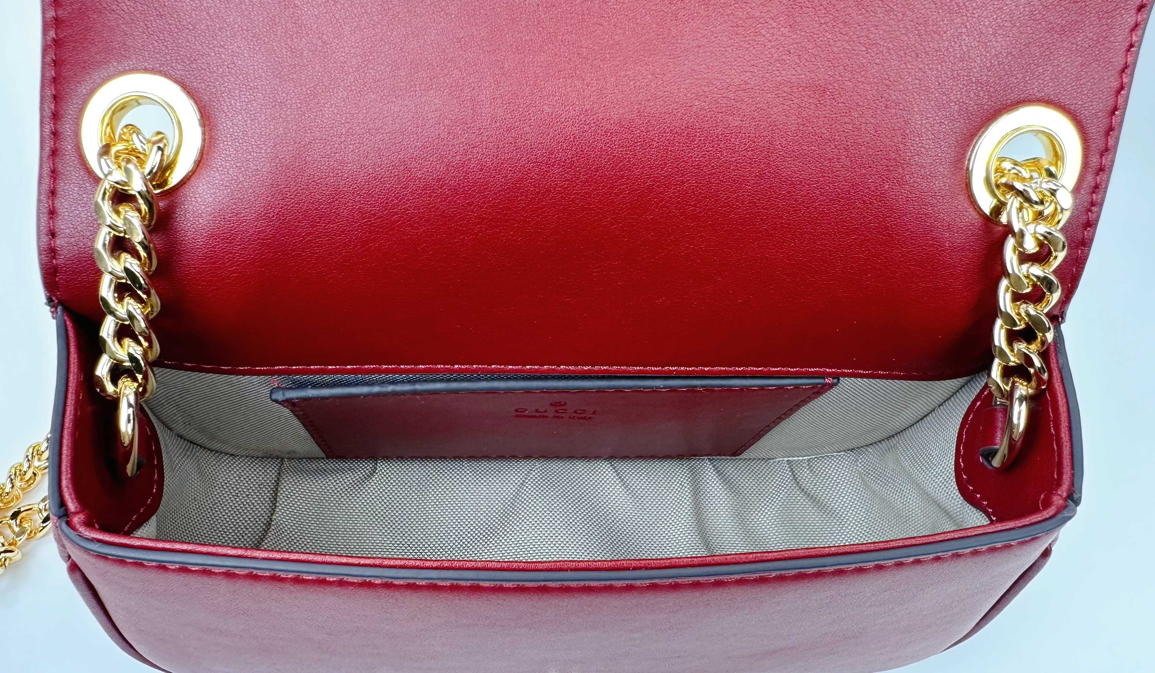 Gucci Blondie系列迷你肩背包Gucci Blondie系列全新手袋饰有在20世纪70年代初期