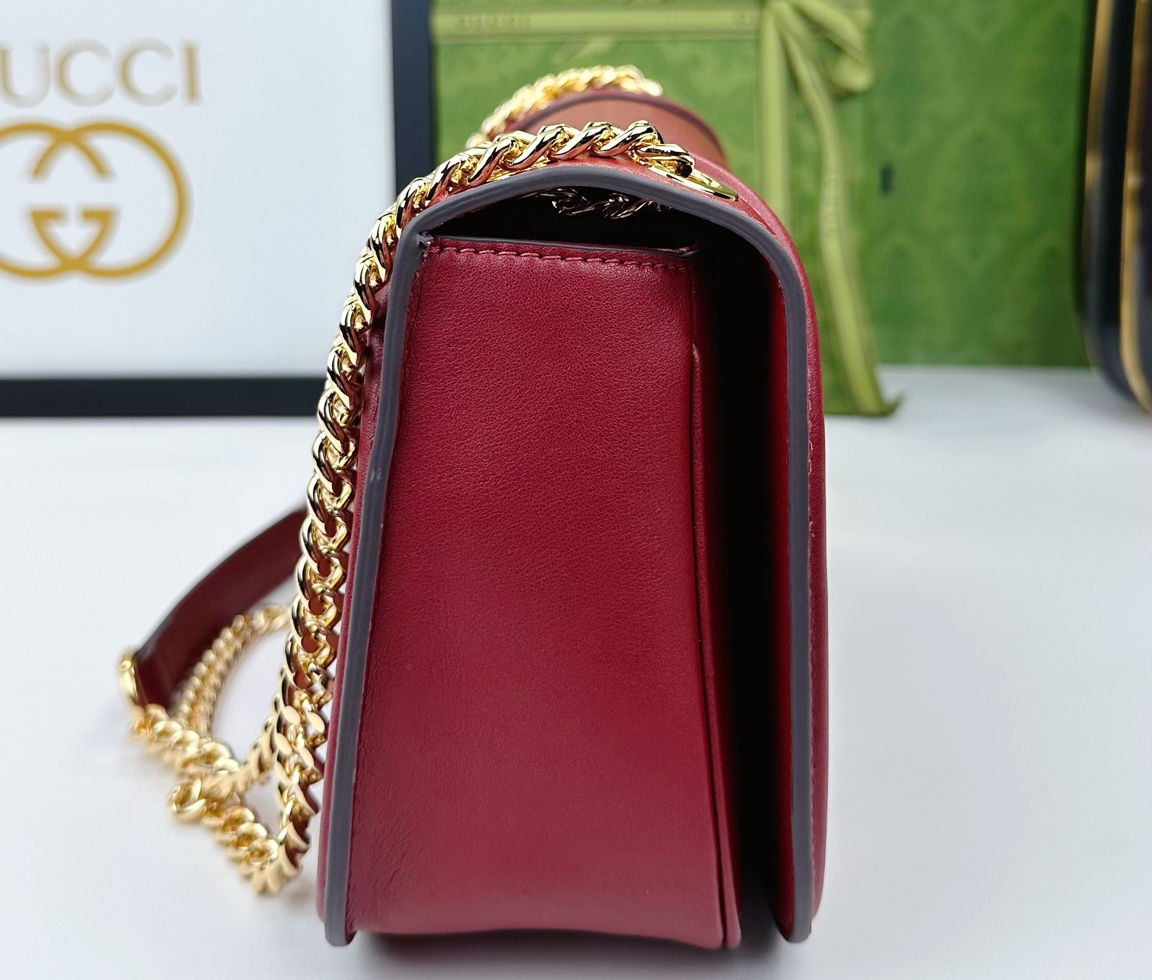 Gucci Blondie小号肩背包 - 浅粉色の魅力とクラシックなデザイン