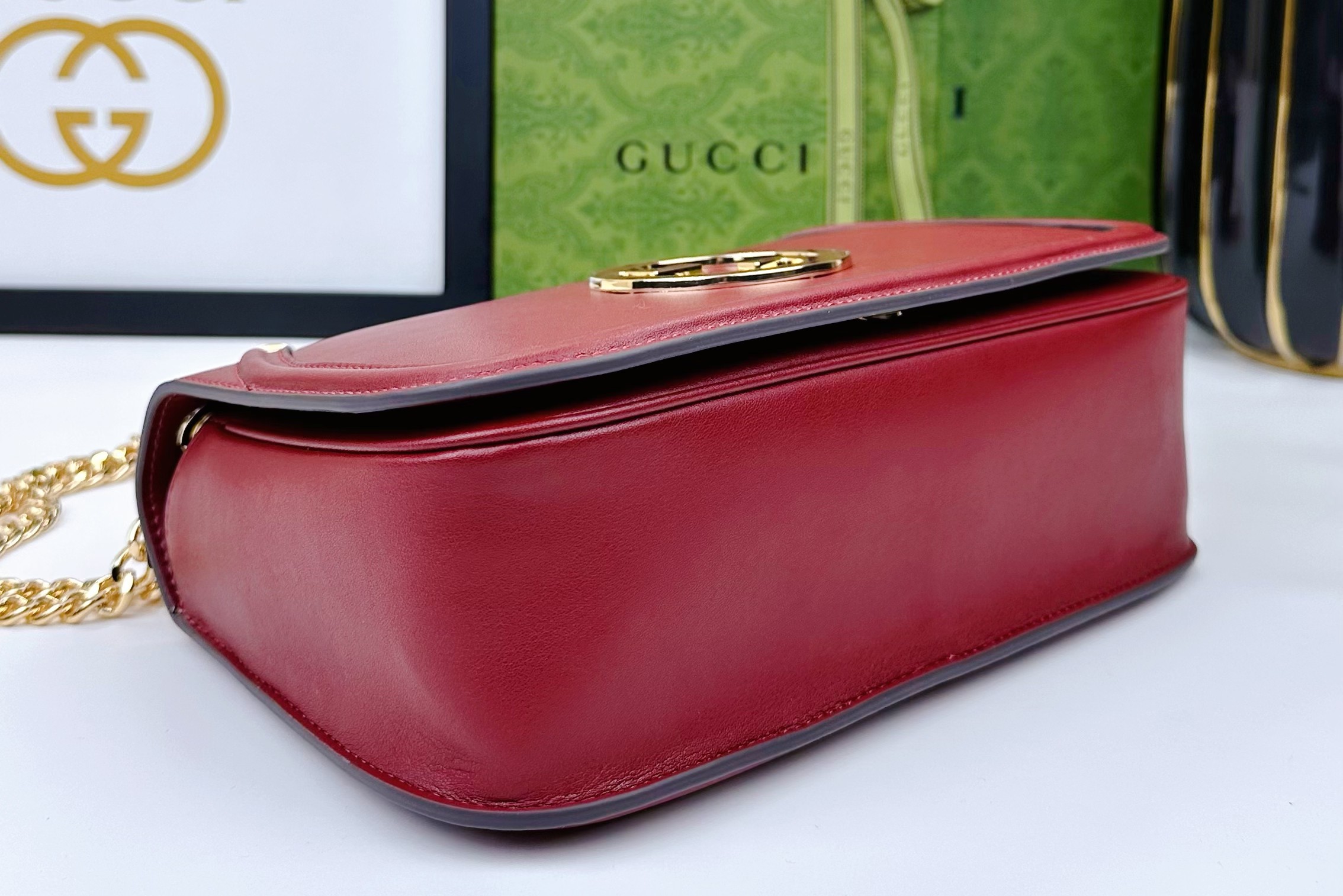 Gucci Blondie小号肩背包 - 浅粉色の魅力とクラシックなデザイン