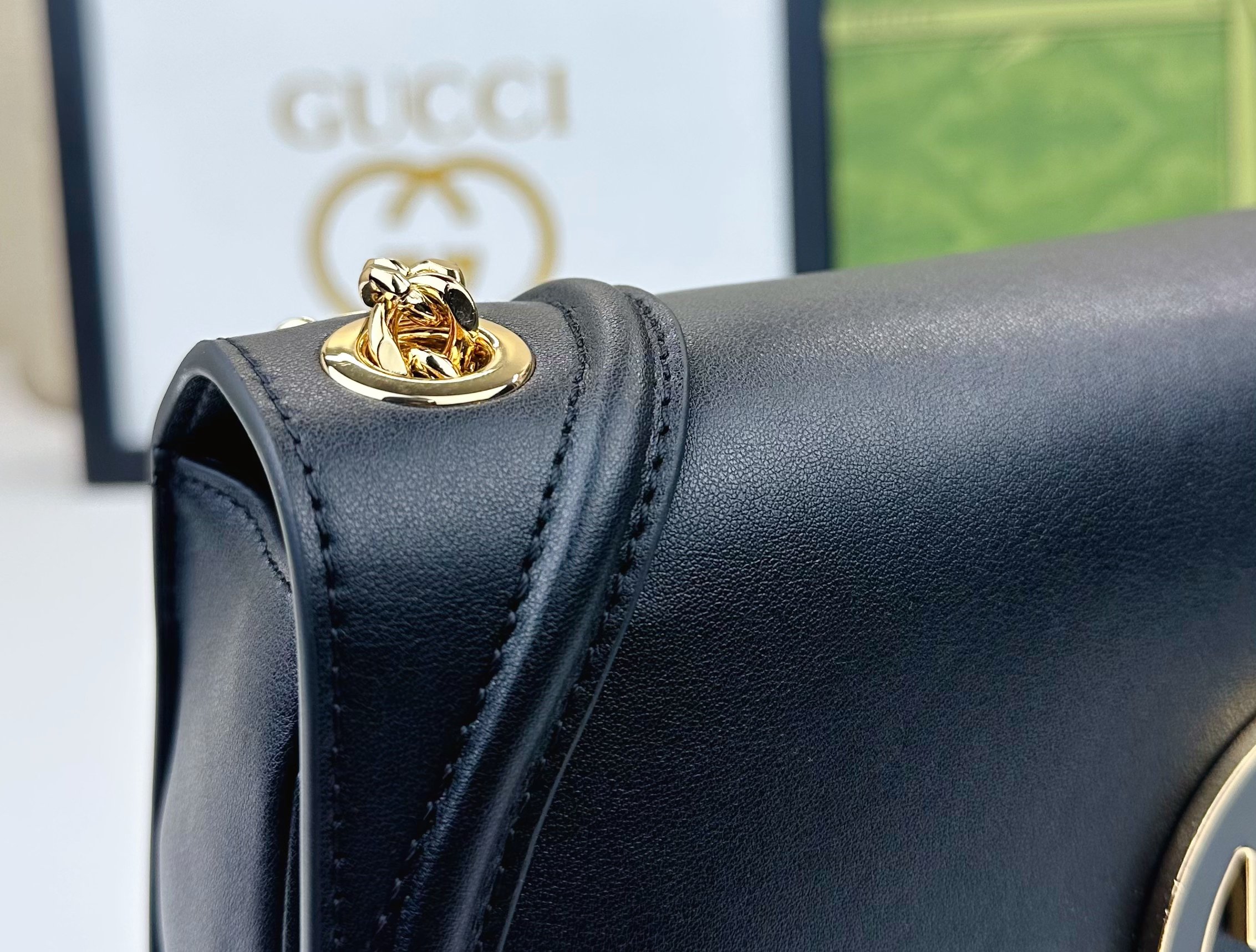 Gucci Blondie 小号肩背包 - 浅粉色レザーとクラシックなデザイン